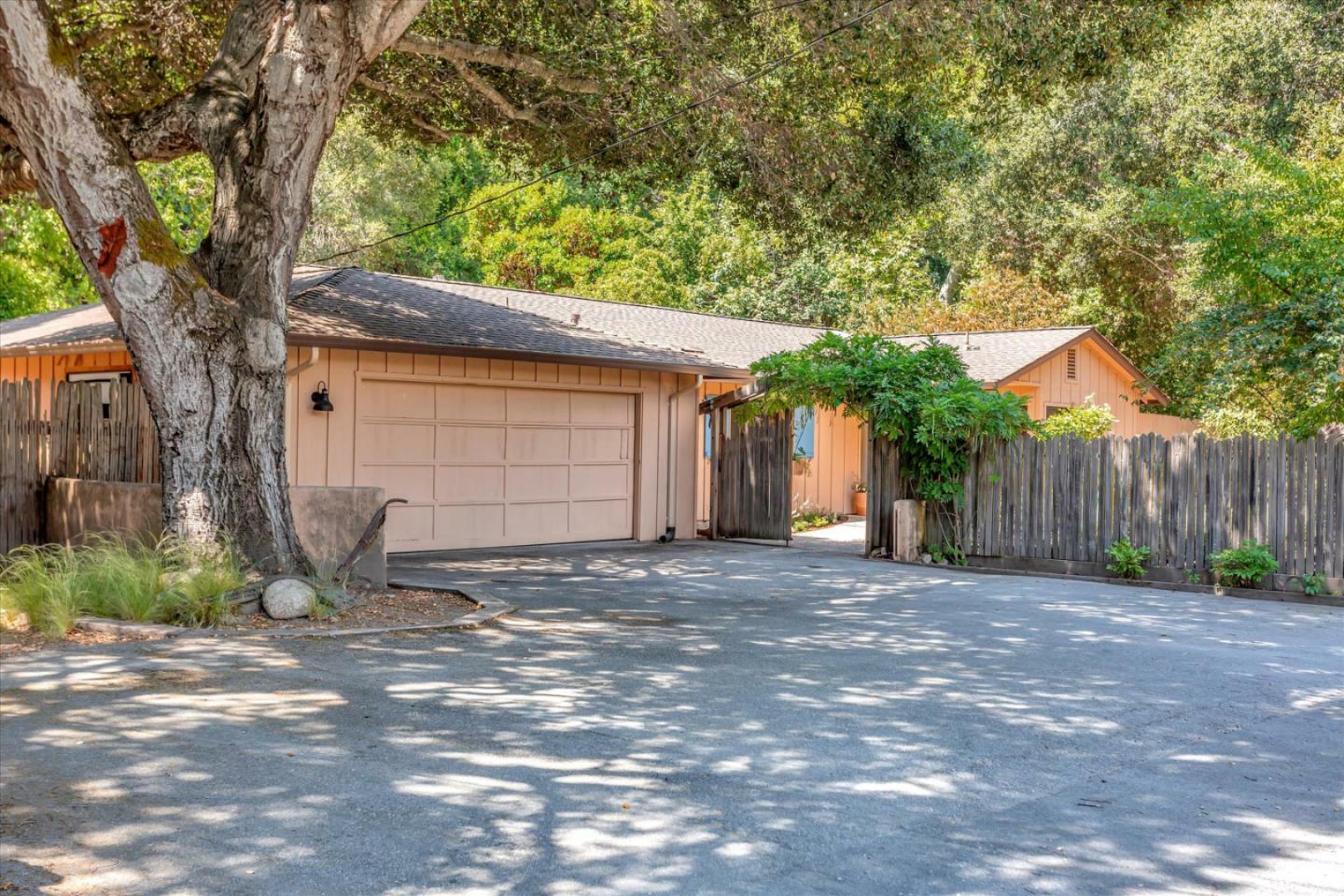 Property Photo:  5 Lazy Oaks  CA 93924 