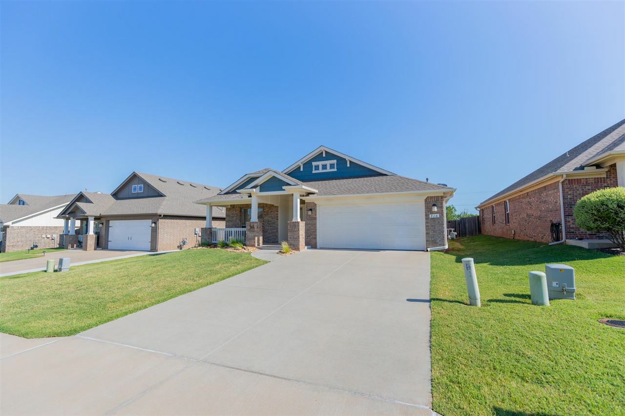 Property Photo: 316 E Copper Canyon Avenue OK 74074-1987
