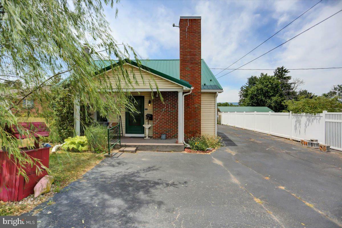 Property Photo:  3089 Letterkenny Road  PA 17201 