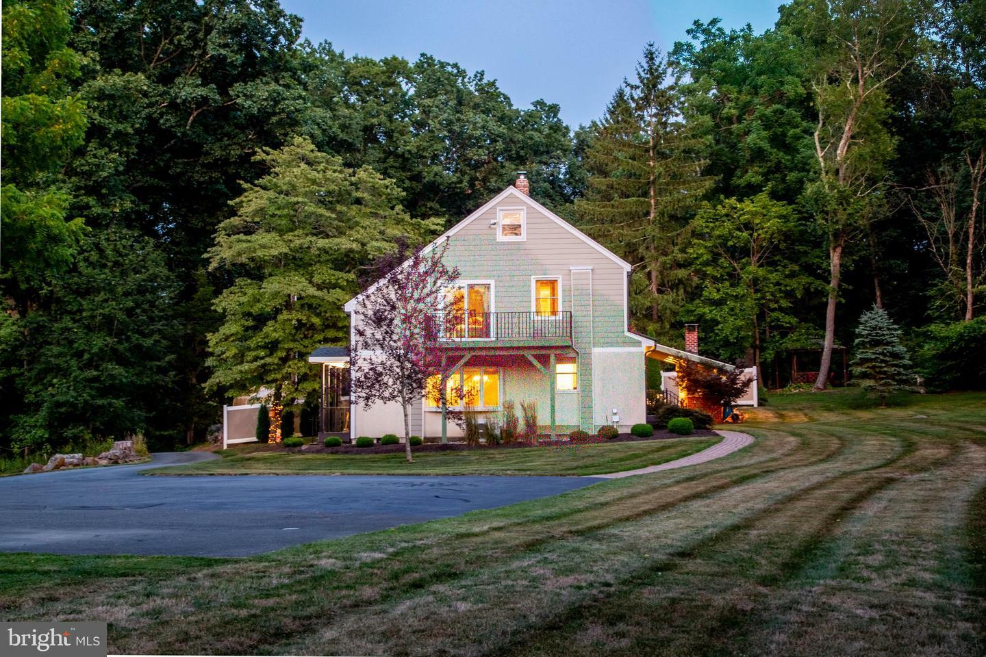 Property Photo:  19 Lakeview Road  NJ 08530 