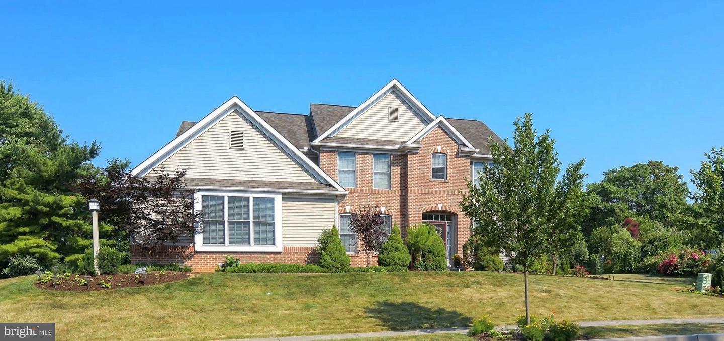 Property Photo:  1240 Stone Creek Drive  PA 17036 