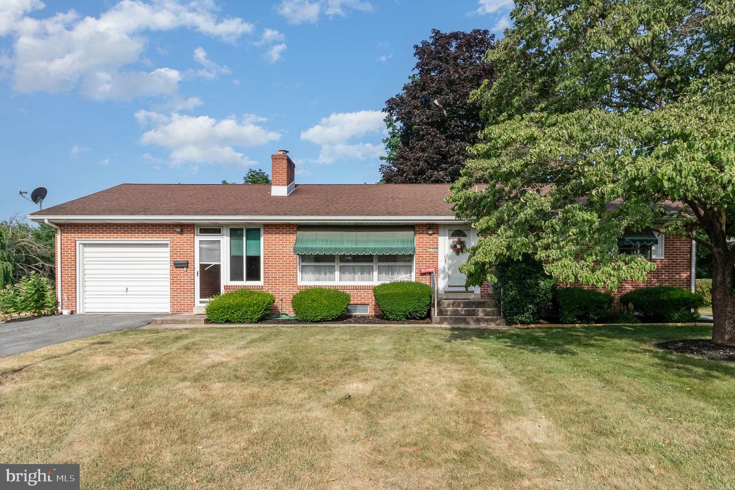 Property Photo:  1000 Redwood Drive  PA 17013 