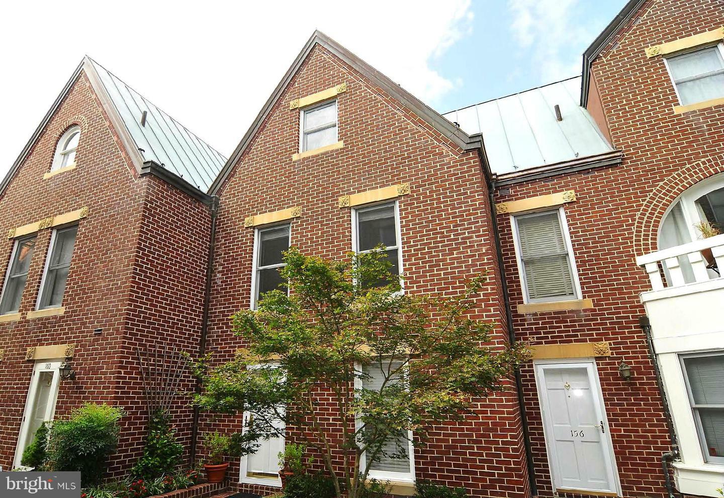 Property Photo:  158 Union Street N Th-158  VA 22314 