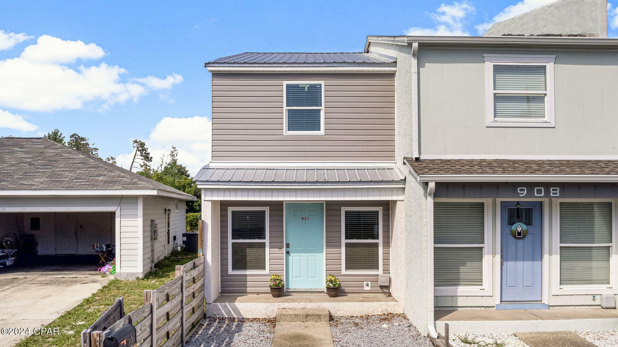 Property Photo:  910 Premier Drive  FL 32401 