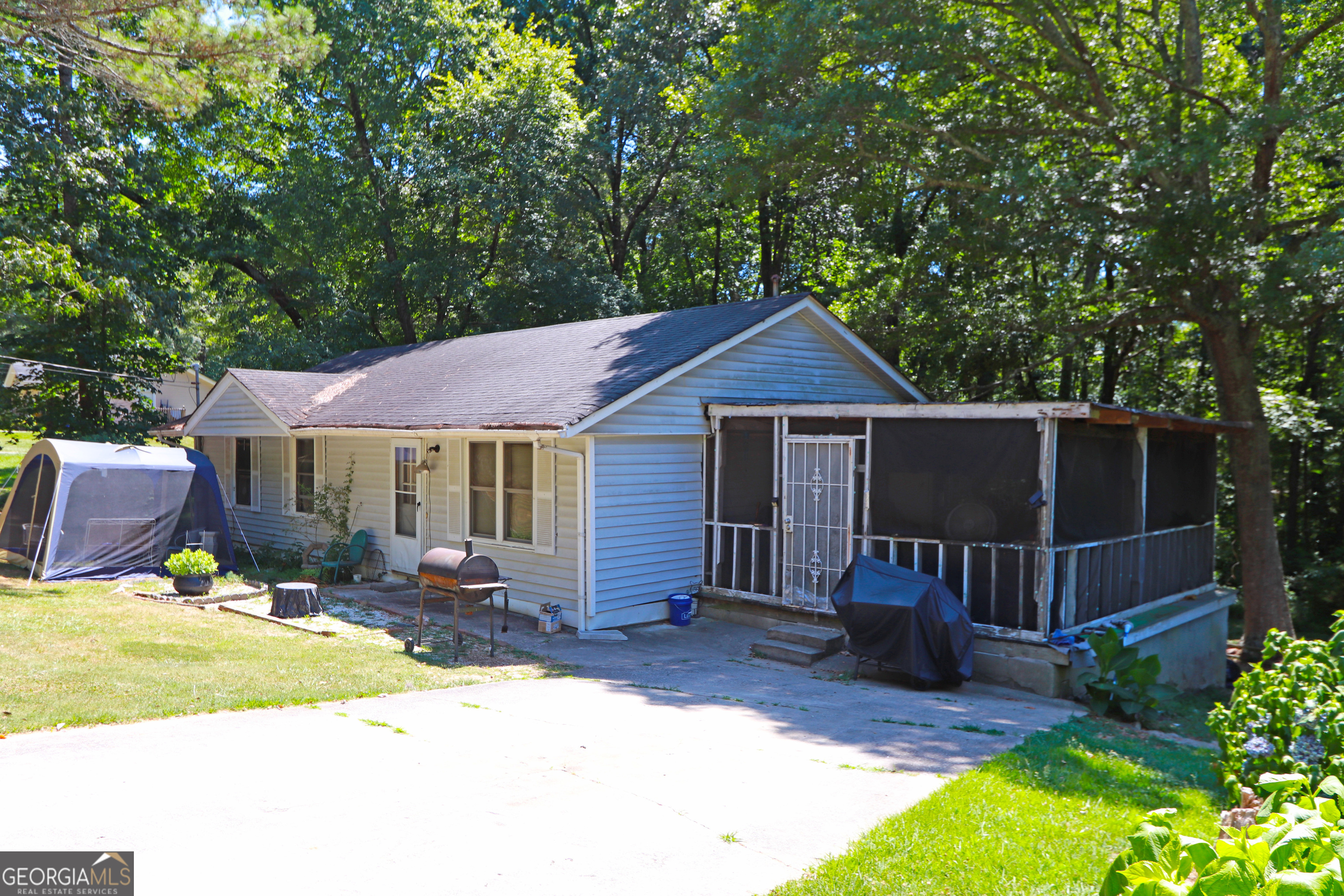 Property Photo:  41 E Eli Drive  GA 30117 