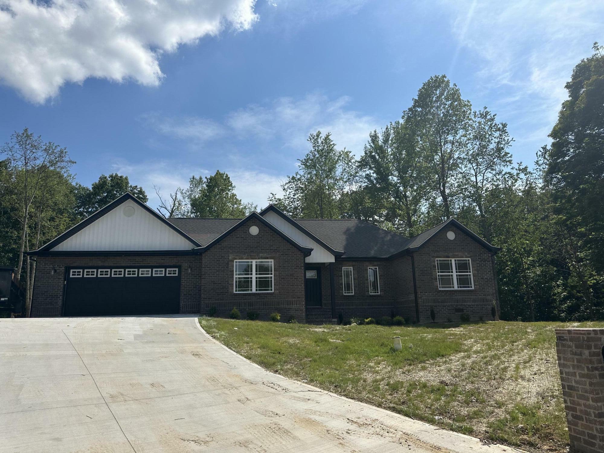 Property Photo: 114 Creekwood Drive KY 42503