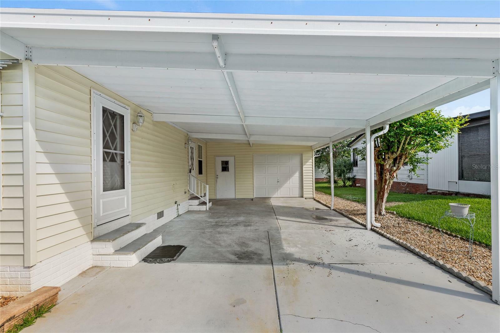 Property Photo:  1616 Bayhill Drive  FL 32159 