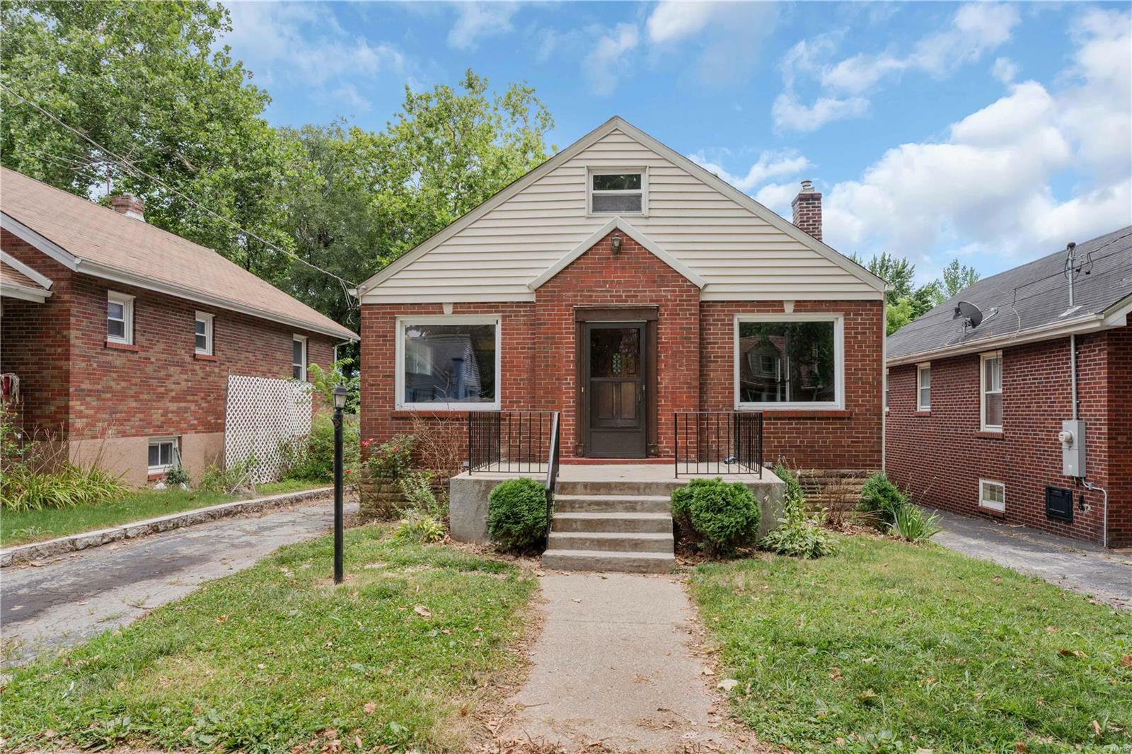 Property Photo:  10068 Diamond Drive  MO 63137 