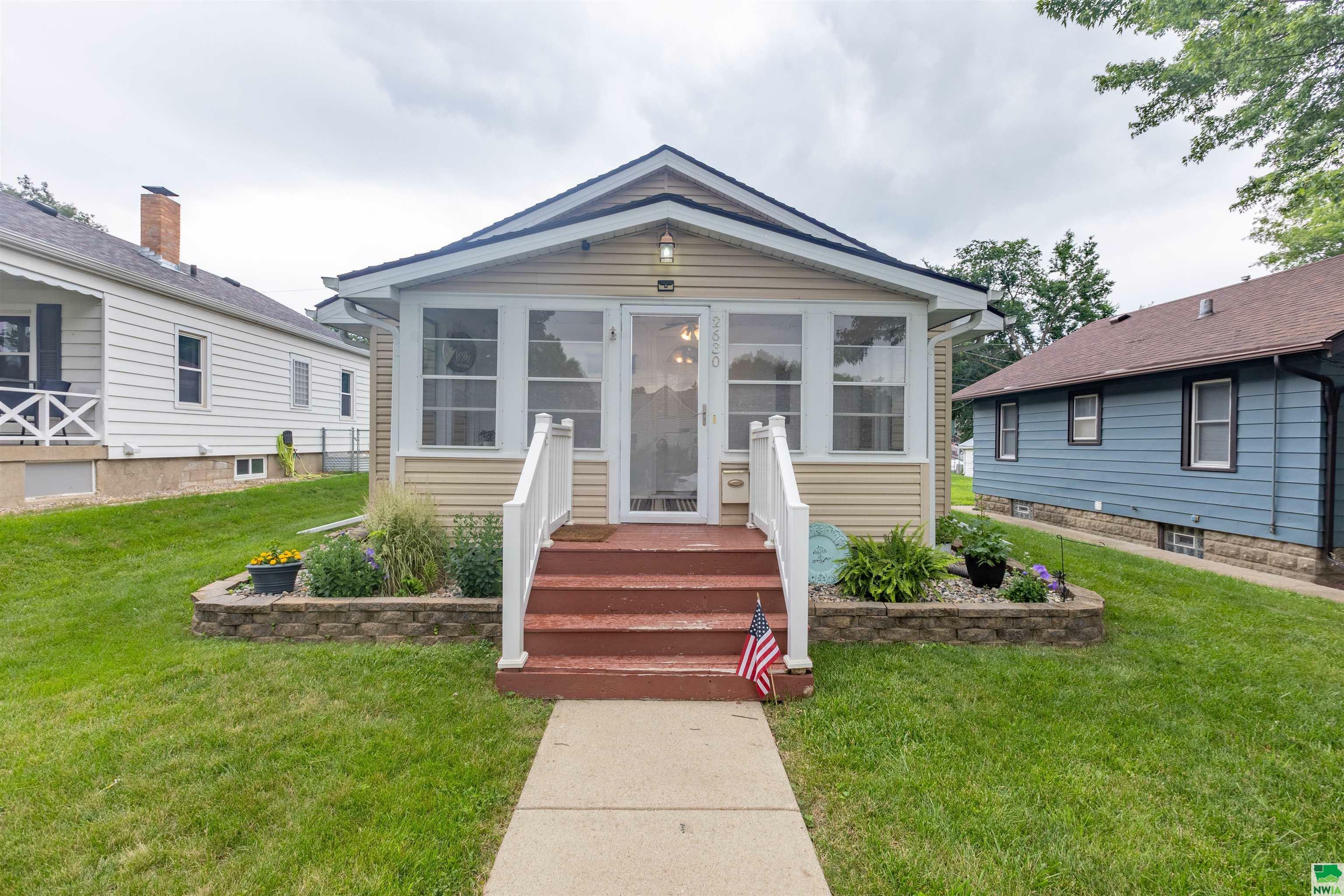 Property Photo:  2630 S Palmetto St  IA 51106 