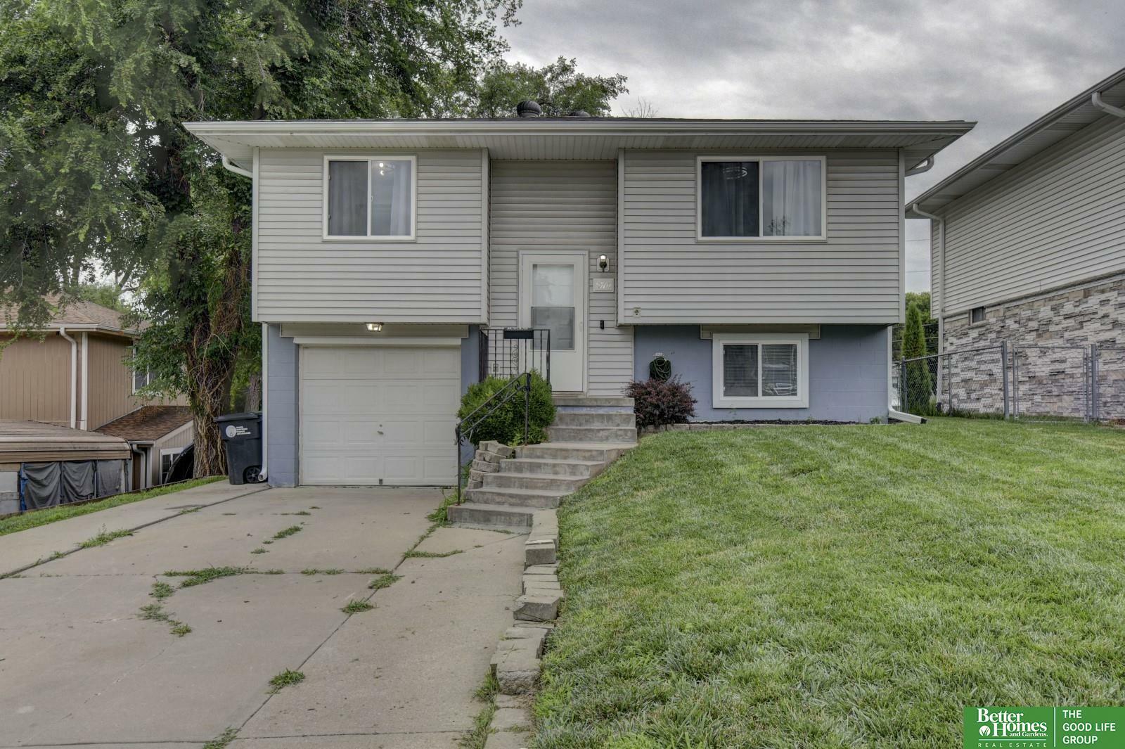 Property Photo:  5710 S 33 Street  NE 68107 