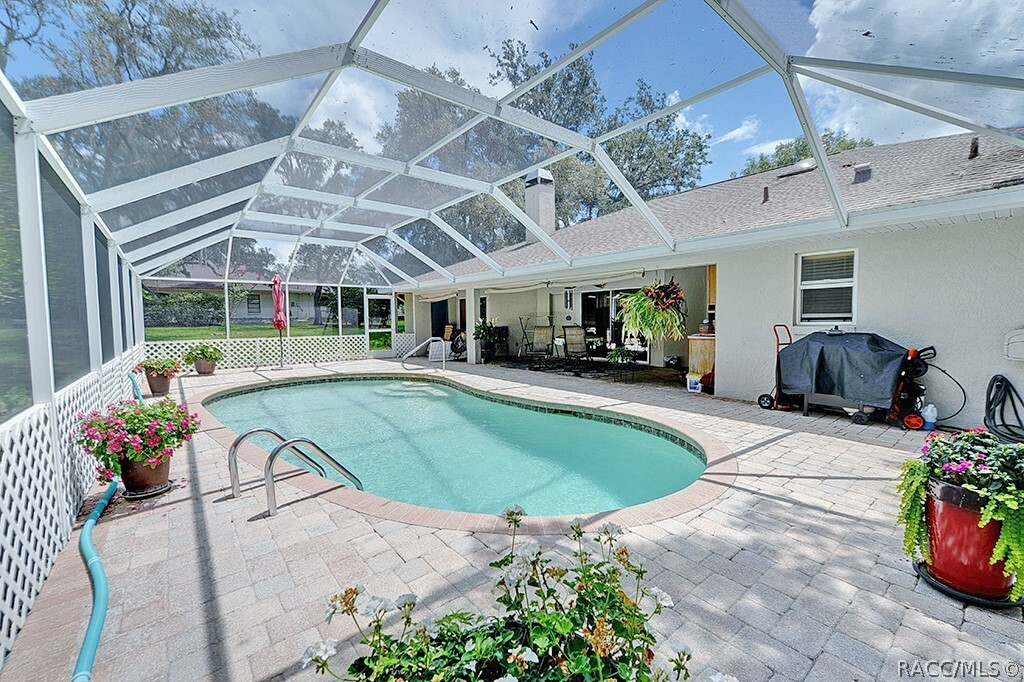 Property Photo:  136 N Fresno Avenue  FL 34442 