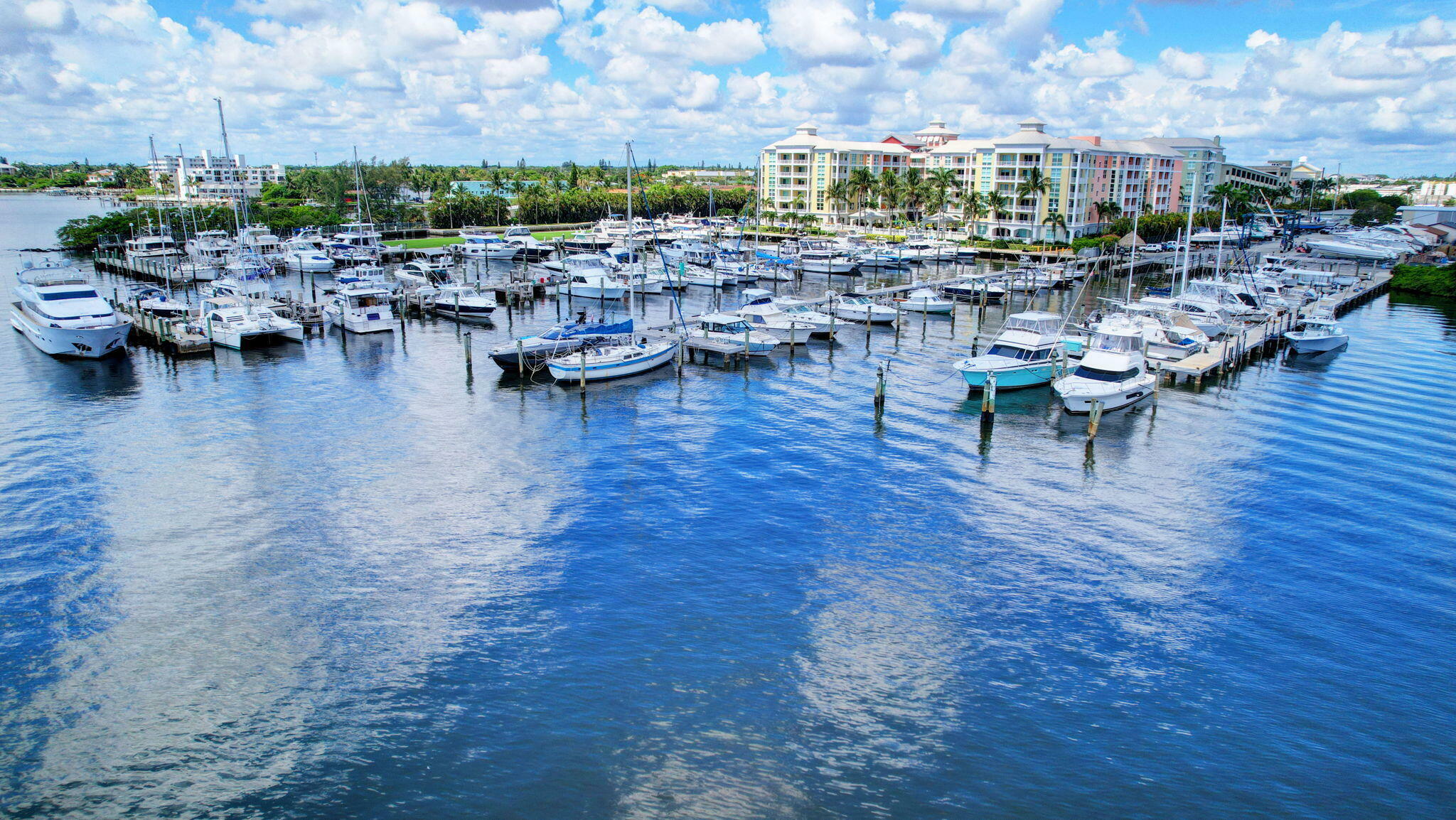 Property Photo: 804 E Windward Way 223 FL 33462