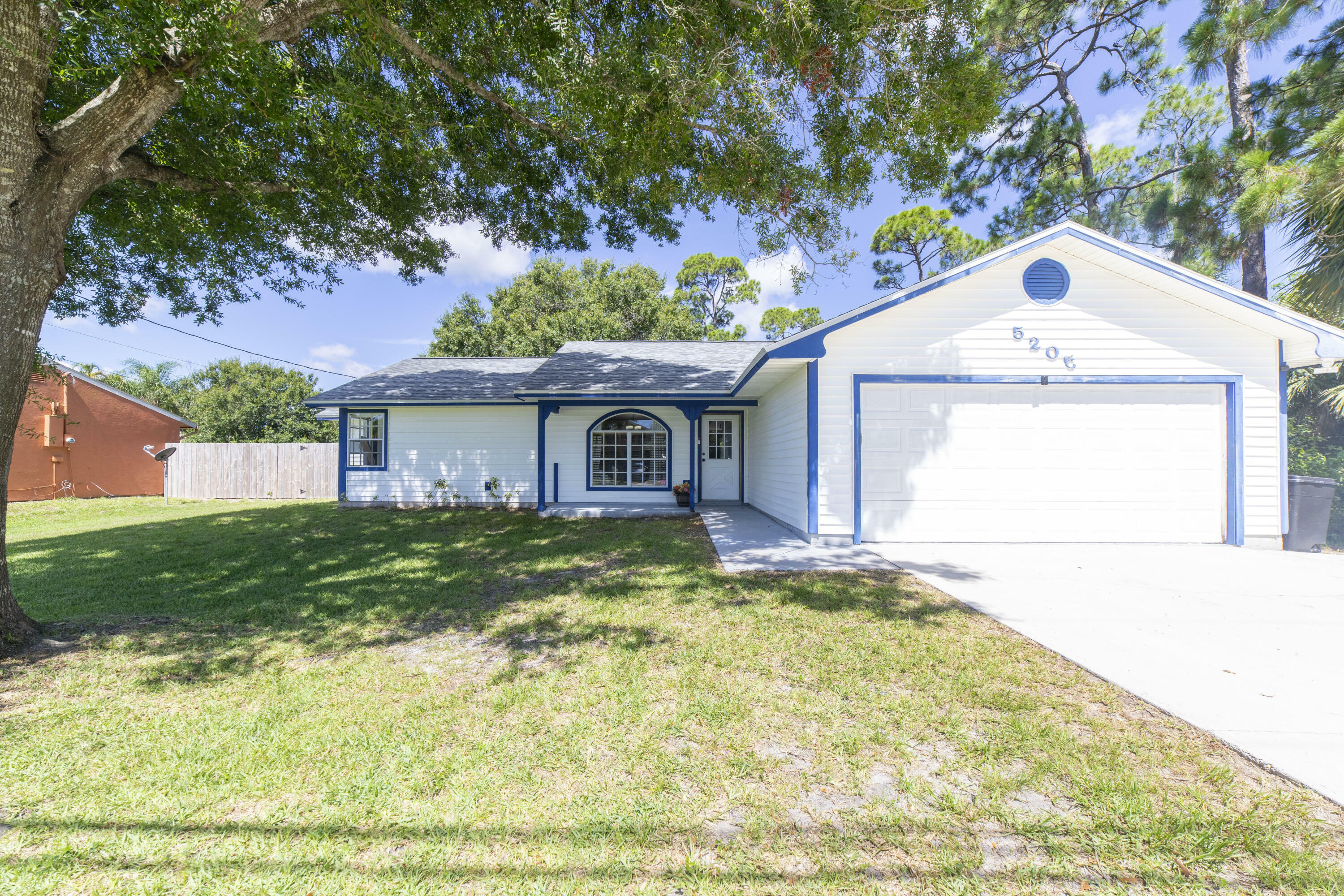 Property Photo:  5205 Birch Drive  FL 34982 