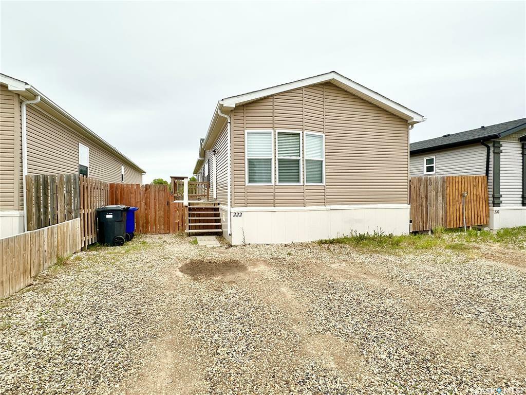 Photo de la propriété:  222 Brownlee Street  SK S4H 3P4 