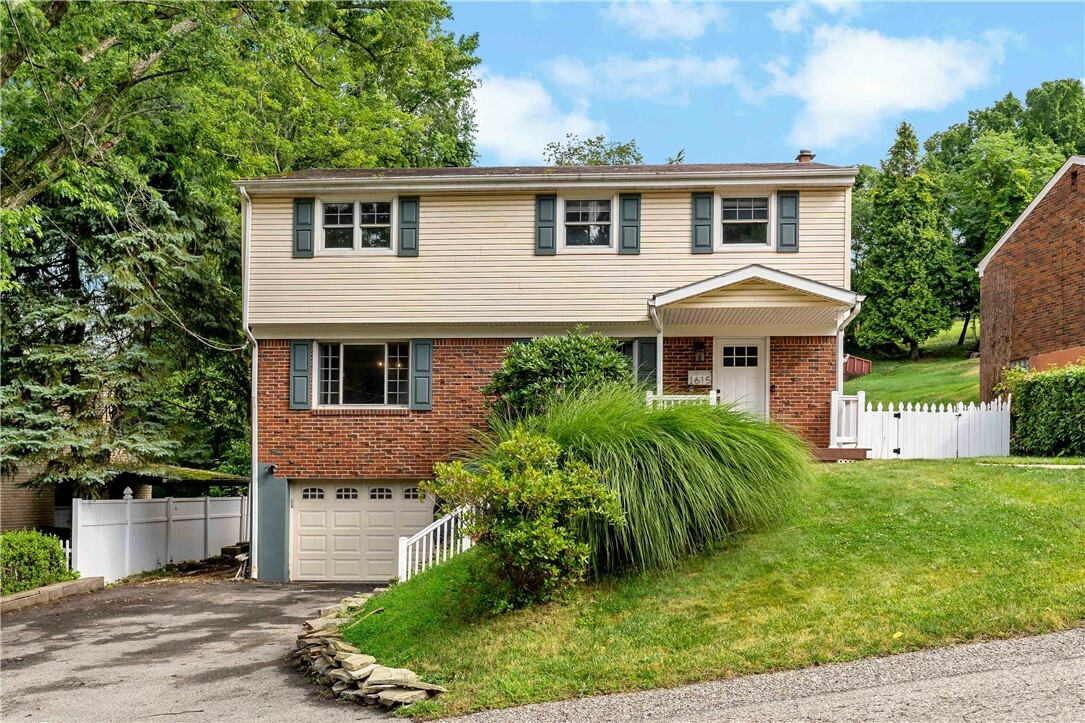 Property Photo:  1615 McCully Rd  PA 15234 