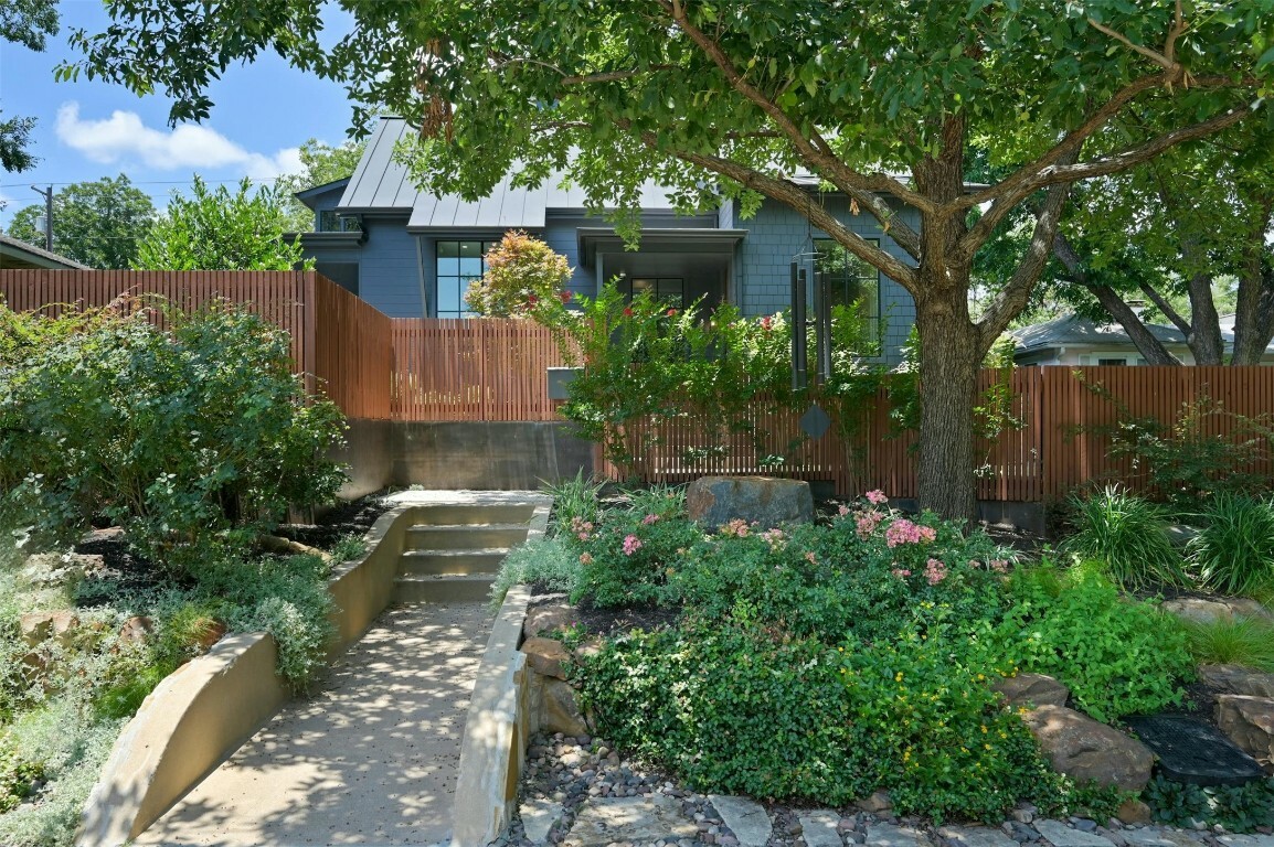 Property Photo:  2010 Kenwood Avenue  TX 78704 