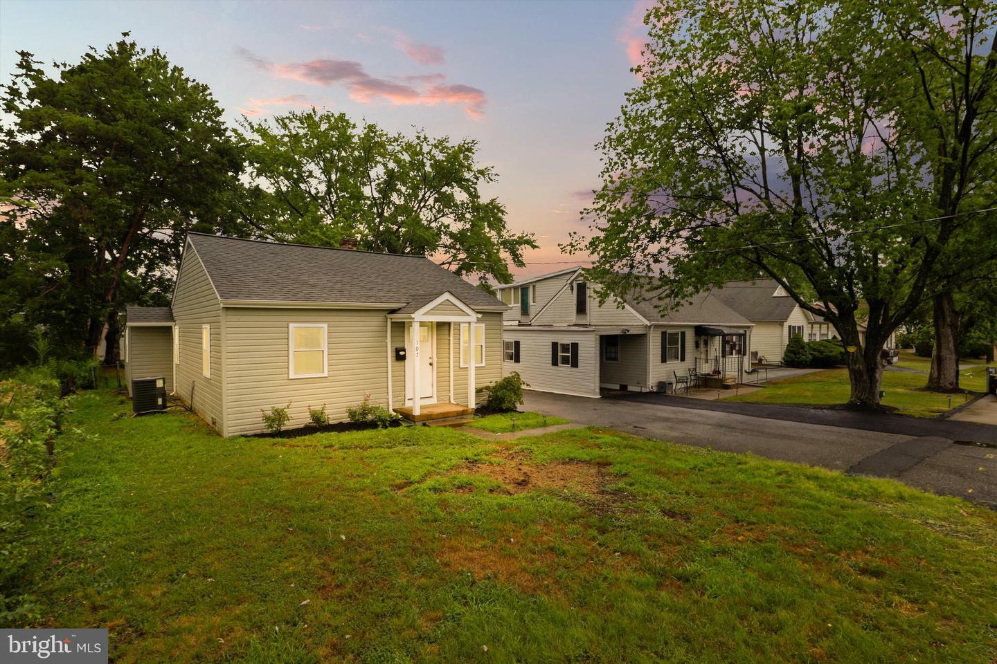 Property Photo:  107 Hillcrest Drive  VA 22401 