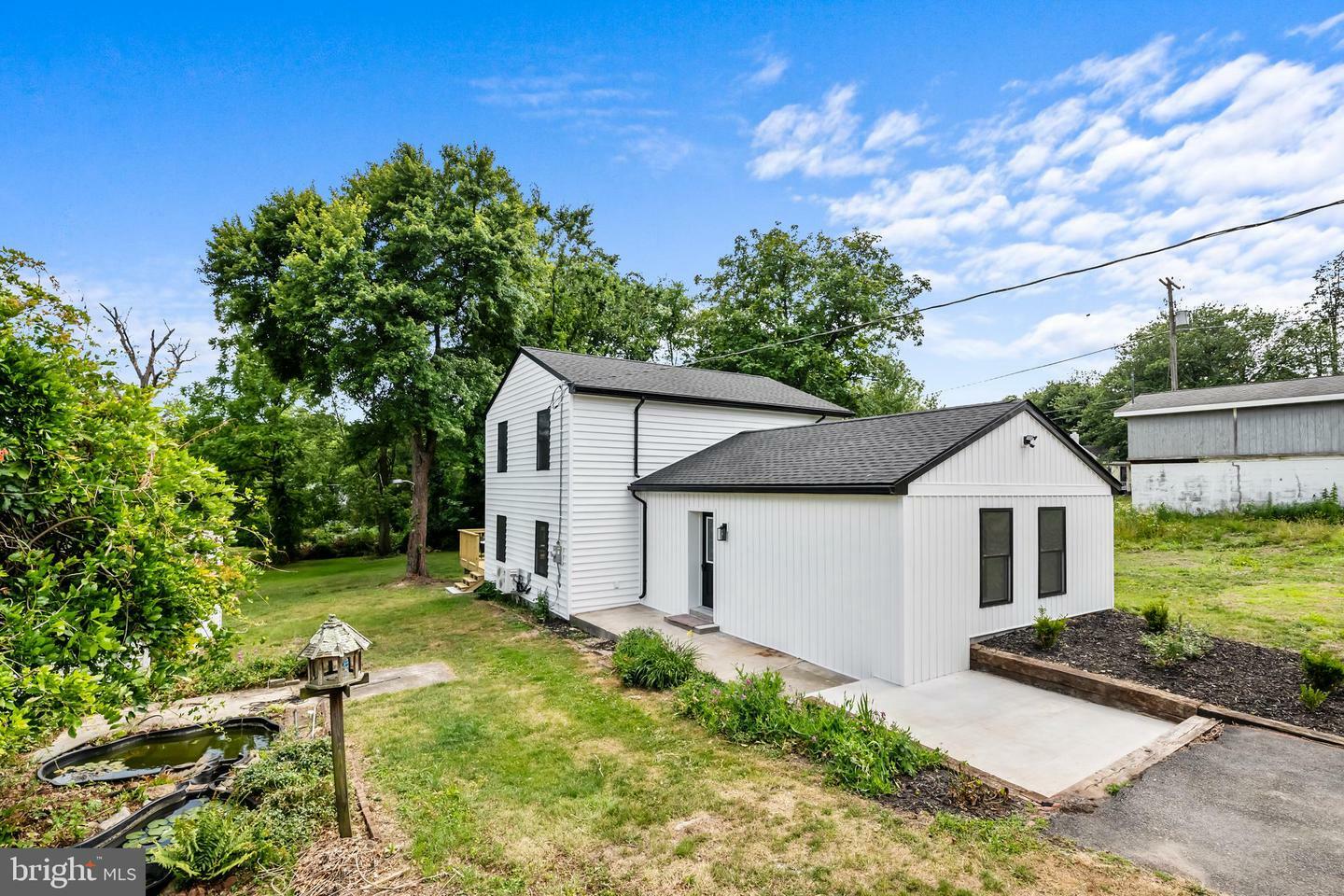 Property Photo:  25 Poplar Avenue  PA 19560 