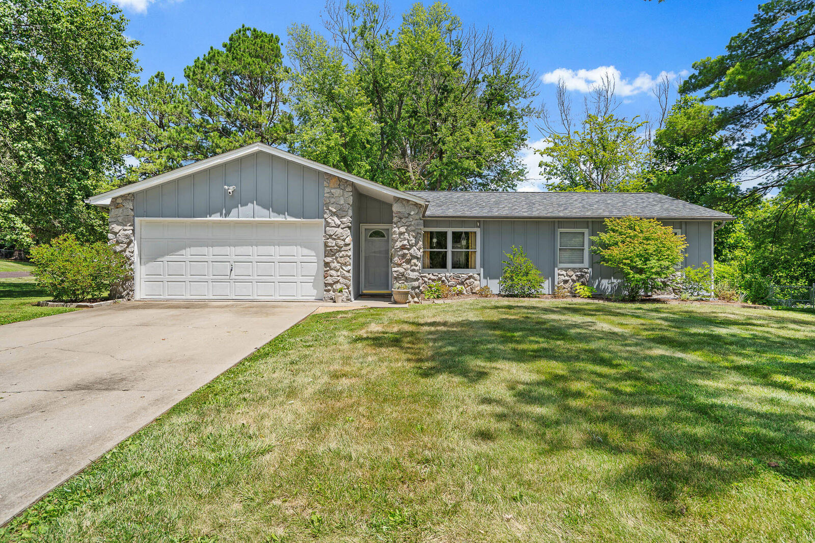 3 bed Columbia home for sale 6400 S Gateway Blvd, Columbia, MO 65203