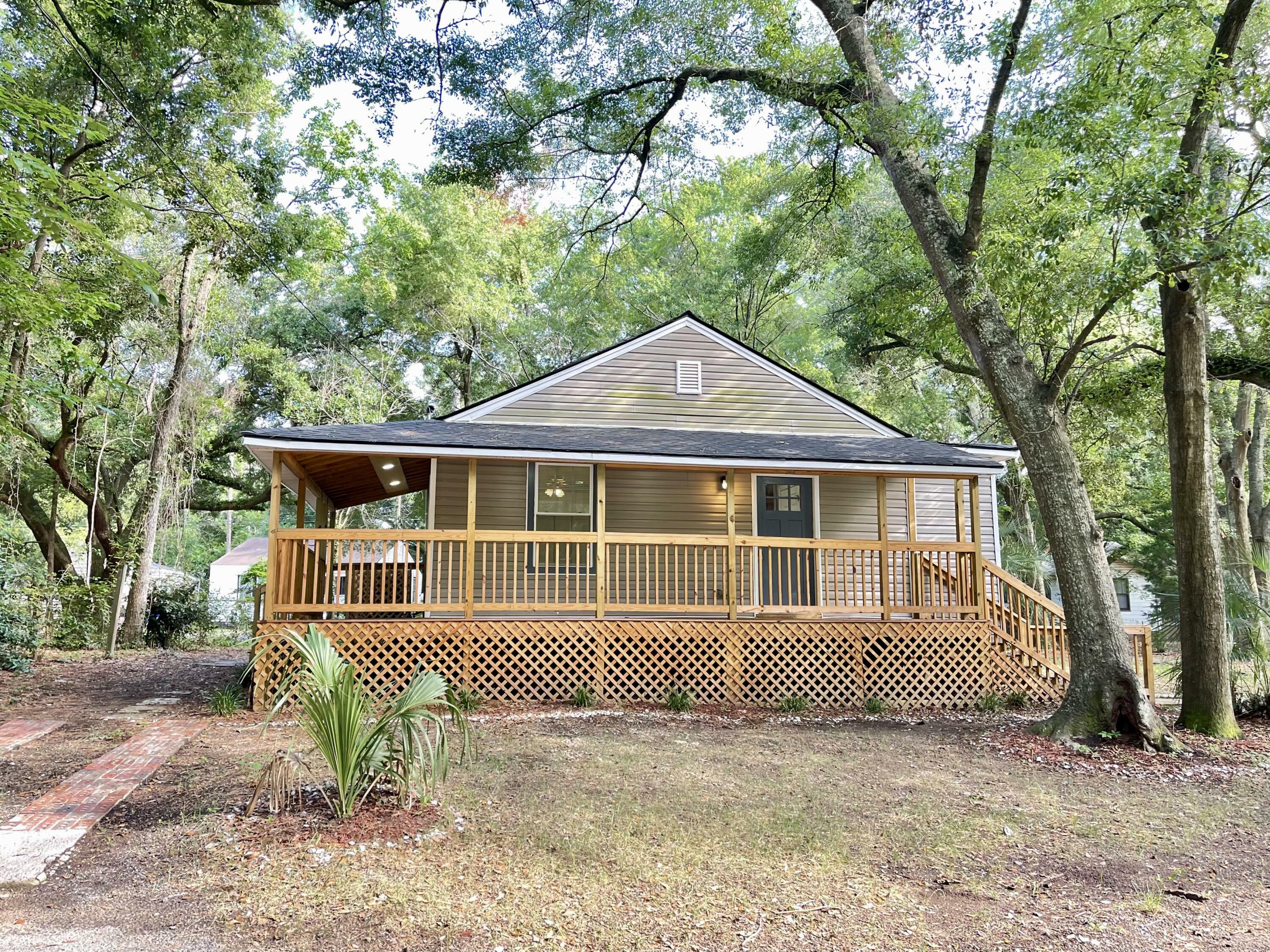 Property Photo:  2359 Cambridge Avenue  SC 29405 