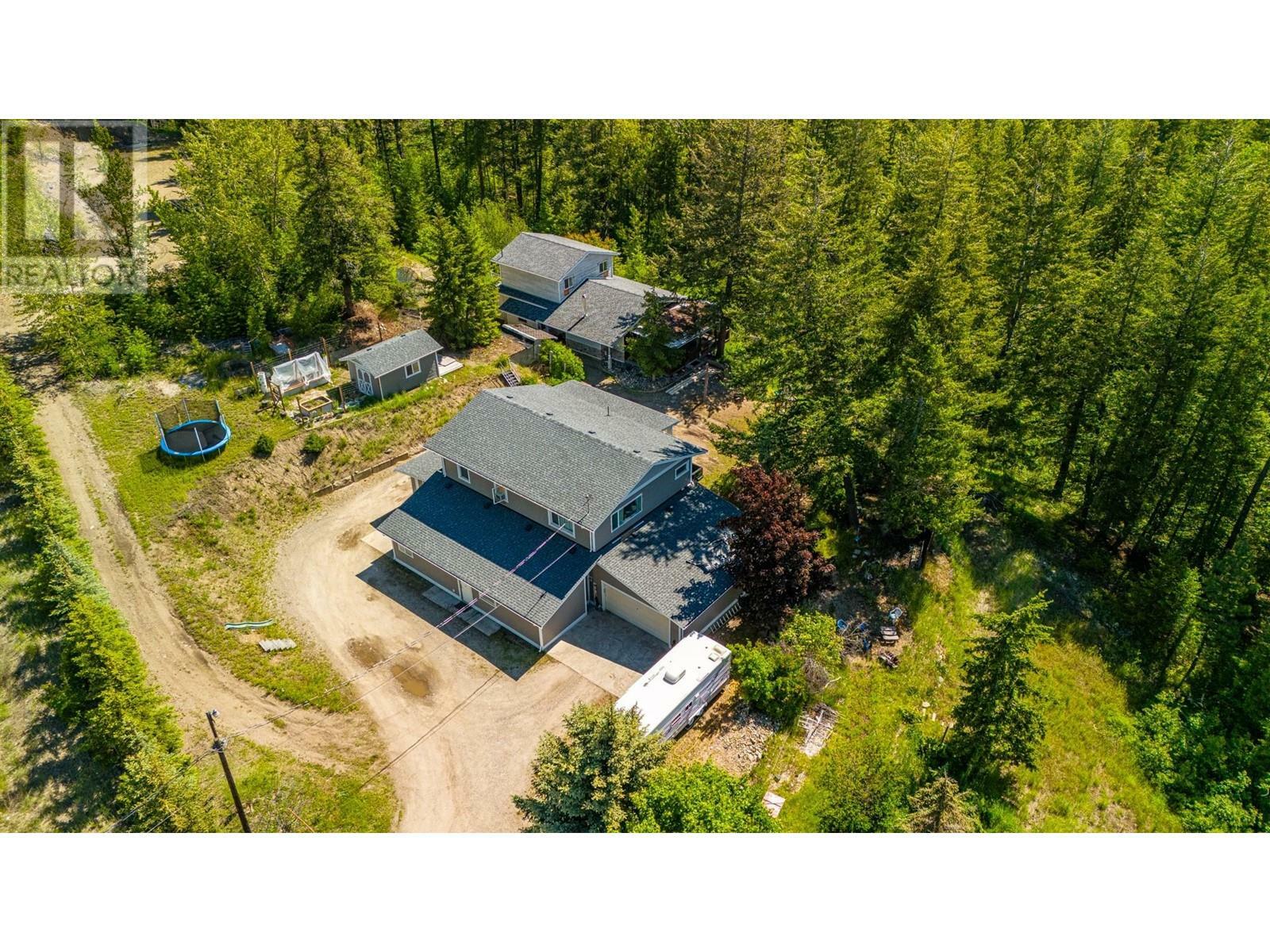 Photo de la propriété:  5615 Goudie Road  BC V1P 1H6 