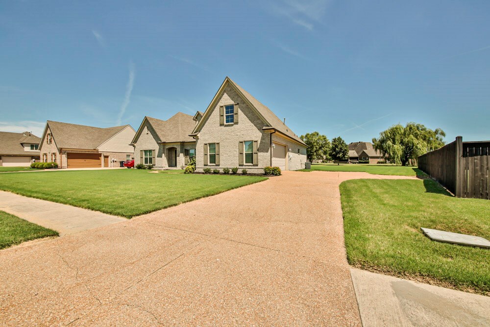 Property Photo:  609 River Oaks Drive  AR 72364 