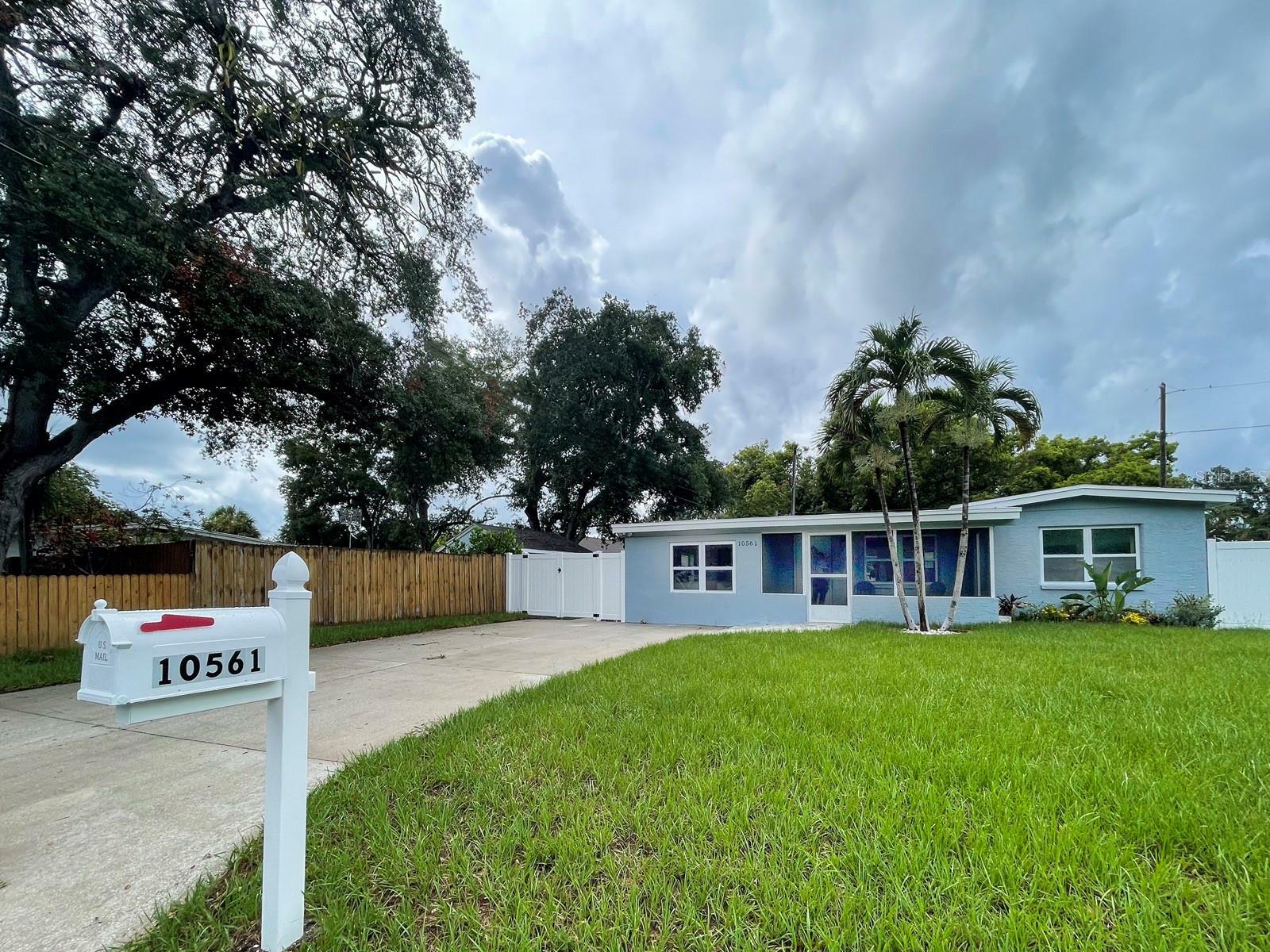 Property Photo:  10561 53rd Avenue N  FL 33708 