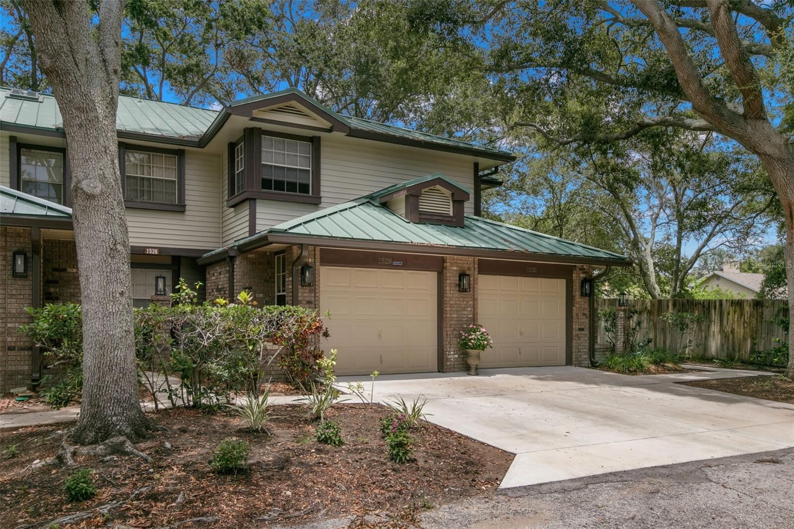 Property Photo: 1528 Mahogany Lane 1528 FL 34683