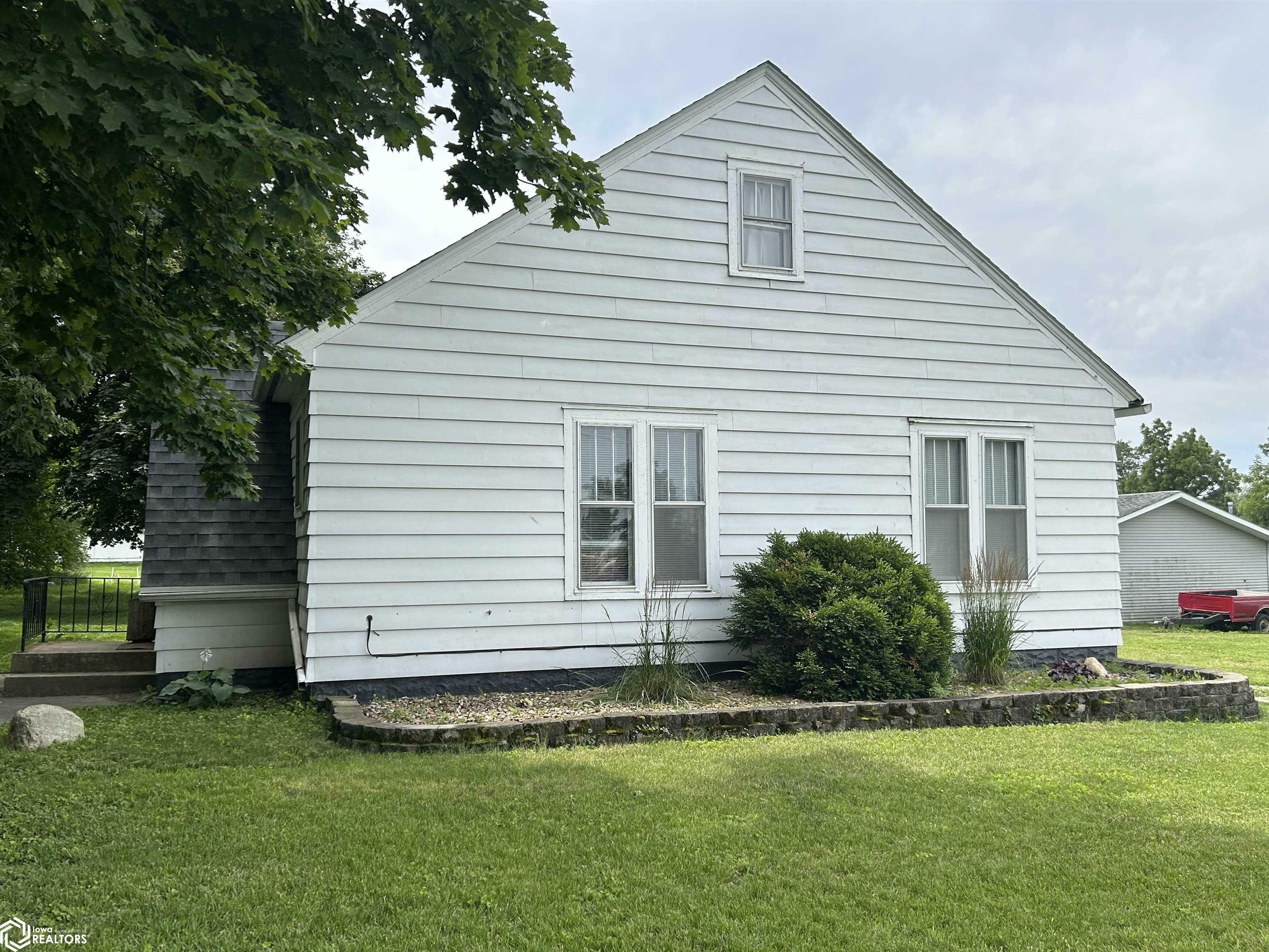 Property Photo: 308 Green Mountain Road IA 50632