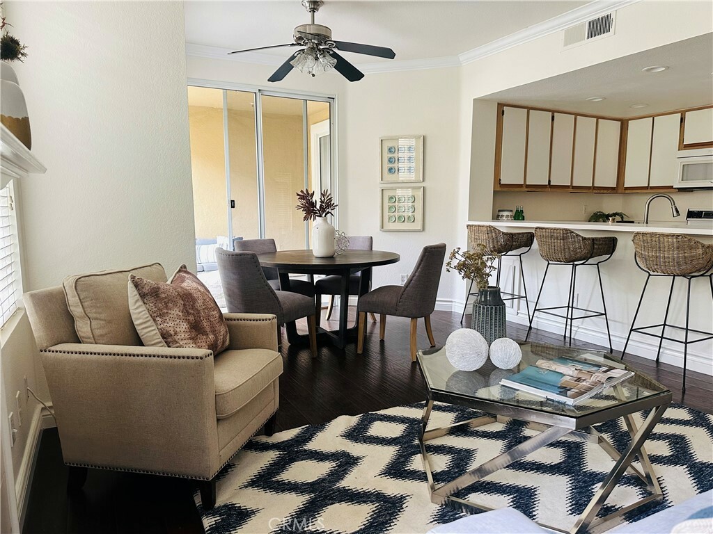 Property Photo: 129 Gallery Way CA 92782