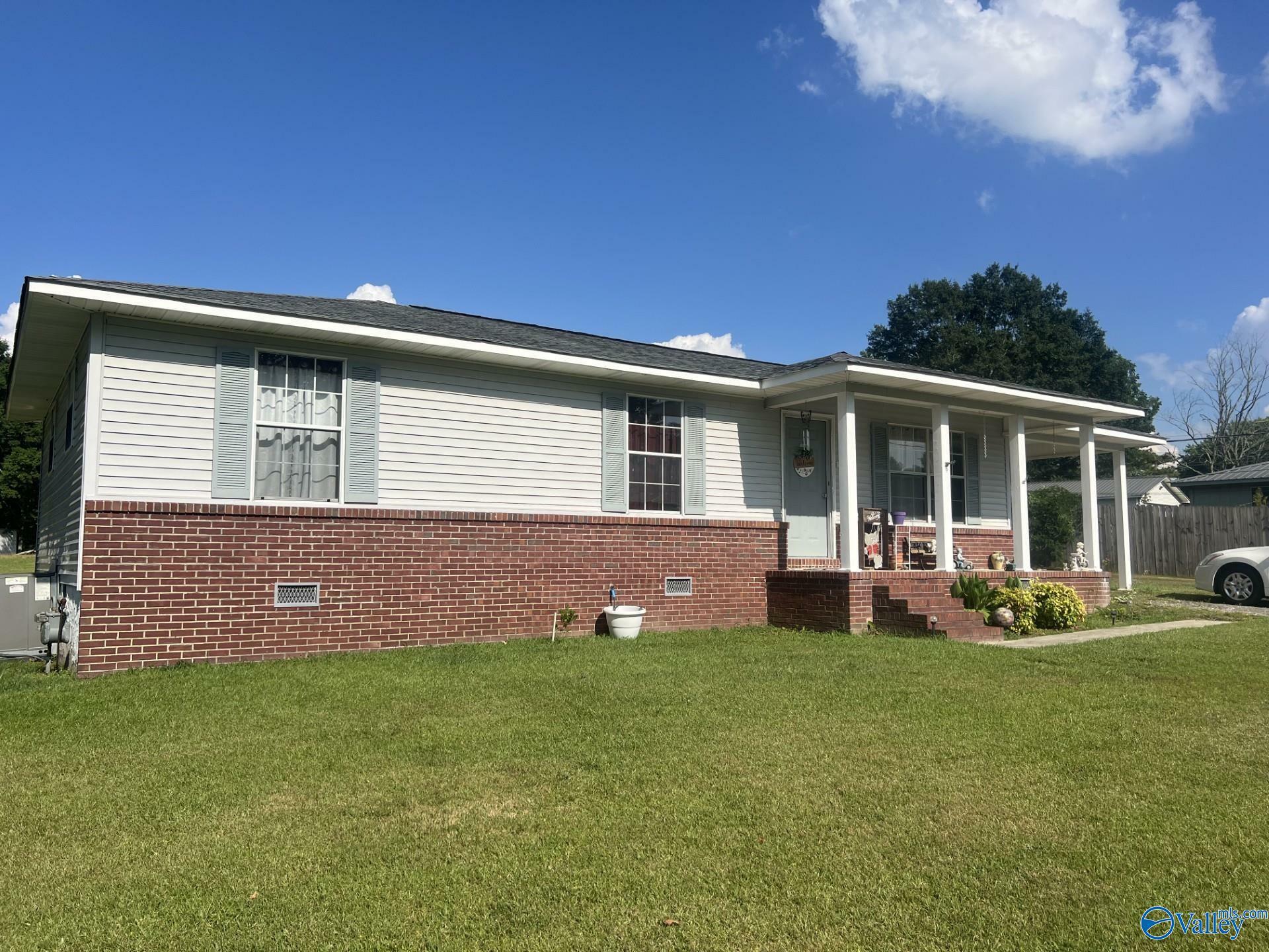 Property Photo:  28 Arad Thompson Road  AL 35016 