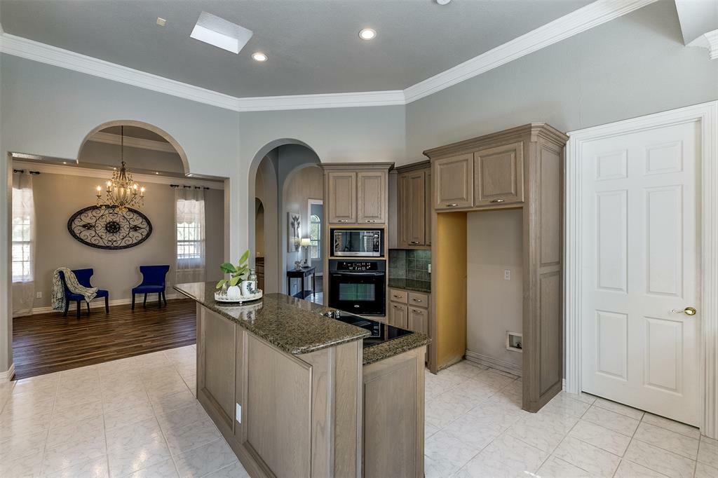 Property Photo:  1000 Villa Drive  TX 76120 