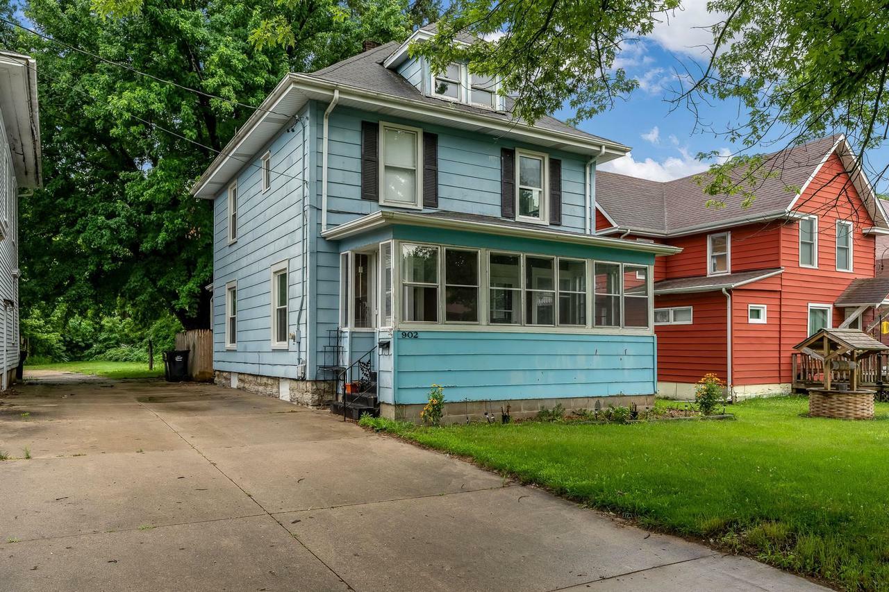 Property Photo:  902 West Grand Avenue  WI 53511 