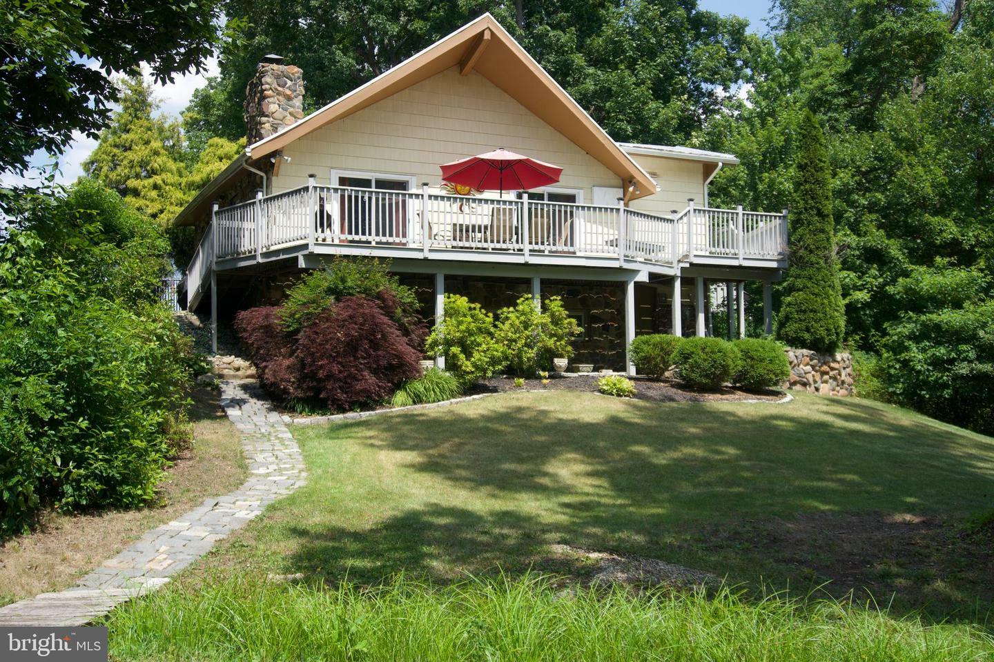 Property Photo:  5 Hutchinson Road  NJ 08501 