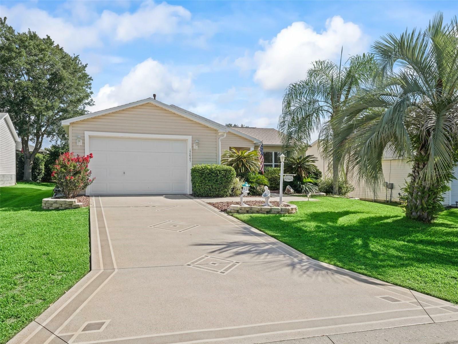 Property Photo:  17065 SE 96th Chapelwood Circle  FL 32162 