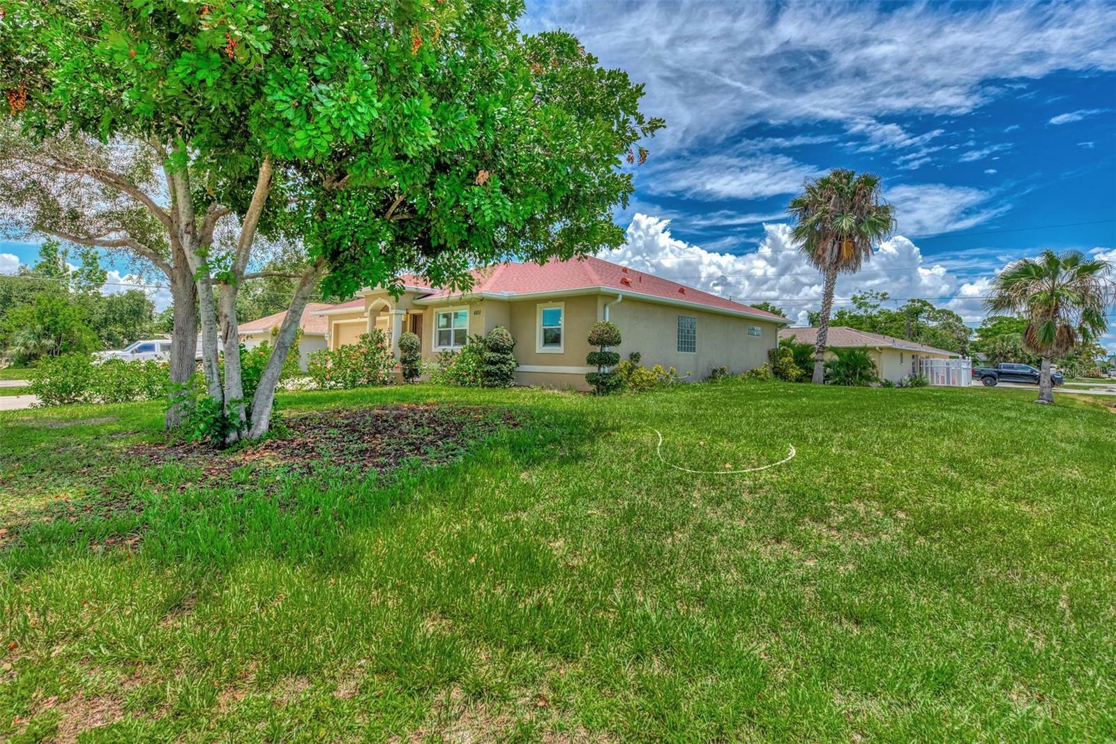 Property Photo:  4851 Neptune Road  FL 34293 