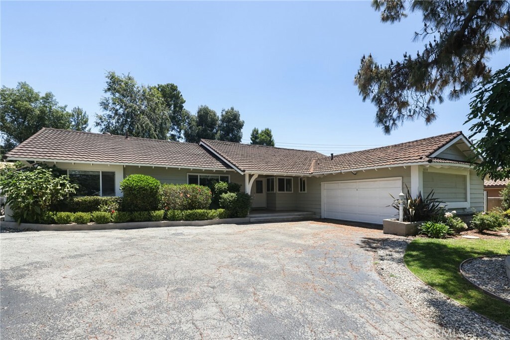 Property Photo:  10210 Crebs Avenue  CA 91324 