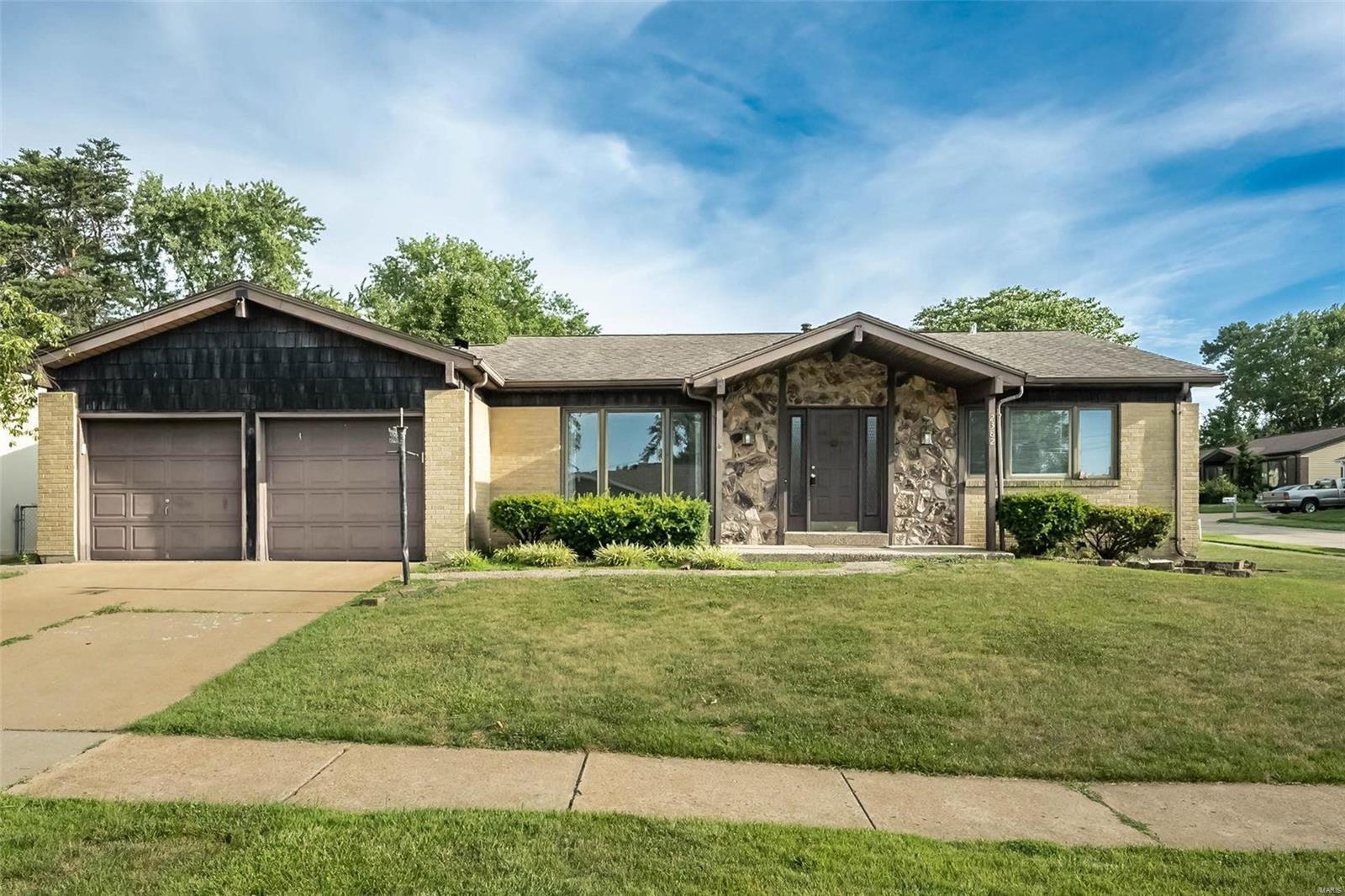 Property Photo:  2382 Crestline Drive  MO 63129 