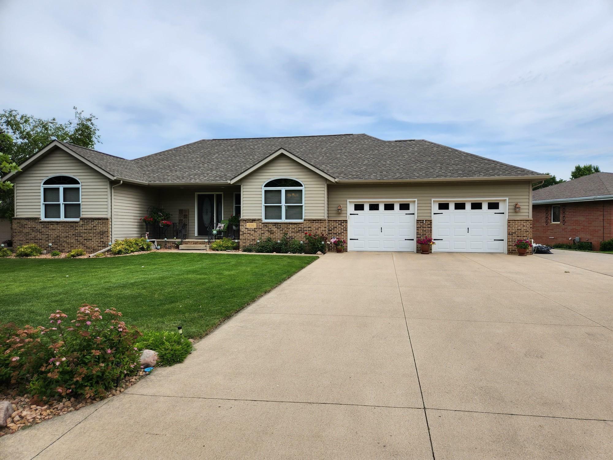 Property Photo:  216 Green Lea Lane  MN 56007 