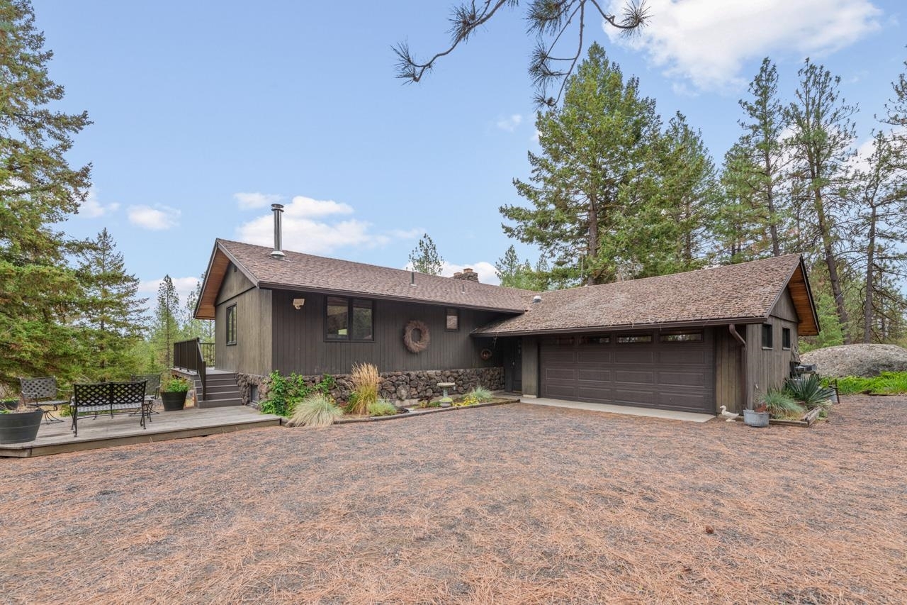 Property Photo:  16610 N Austin Rd  WA 99208-8705 