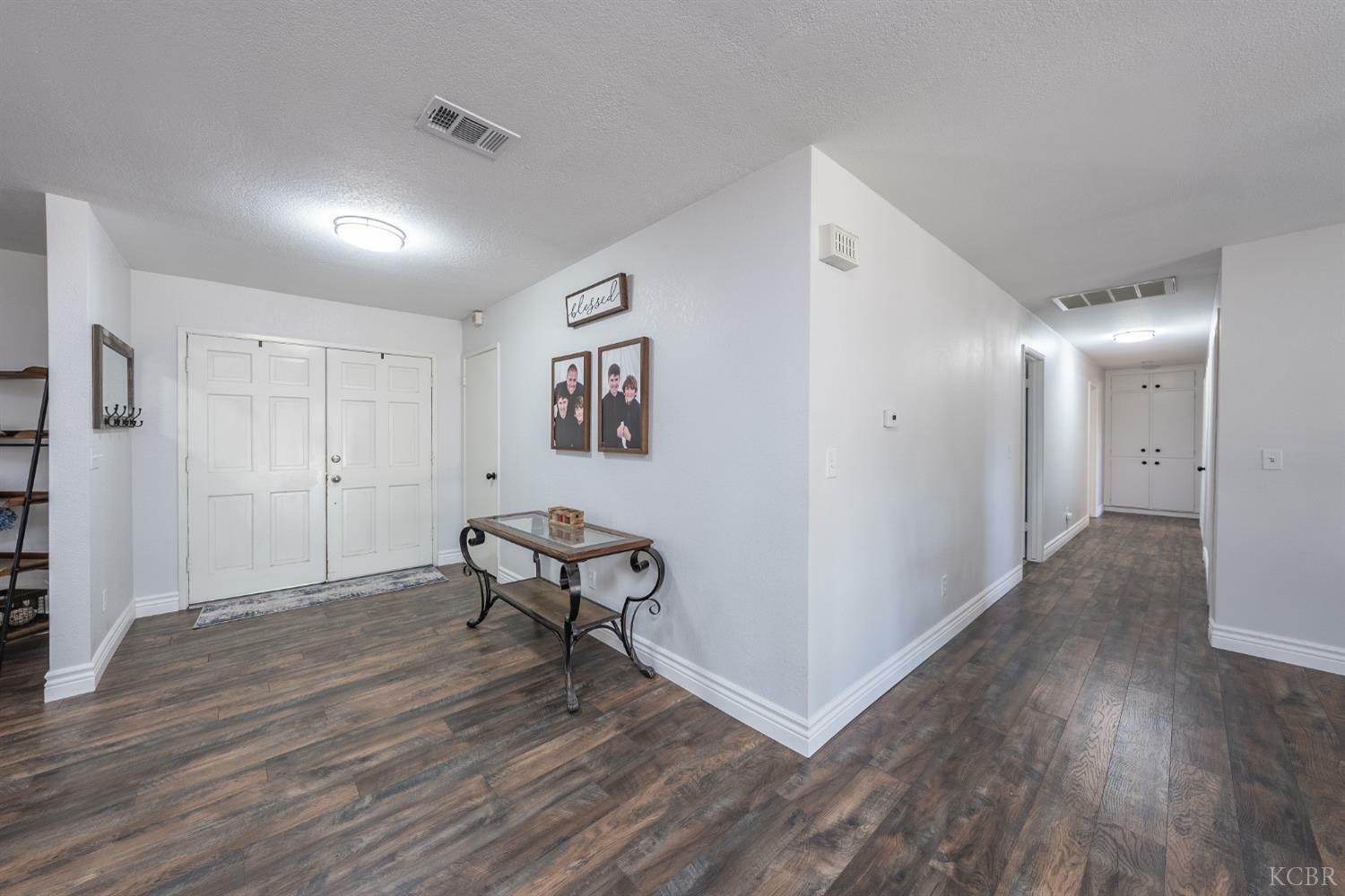 Property Photo:  187 Hogan Drive  CA 93245 