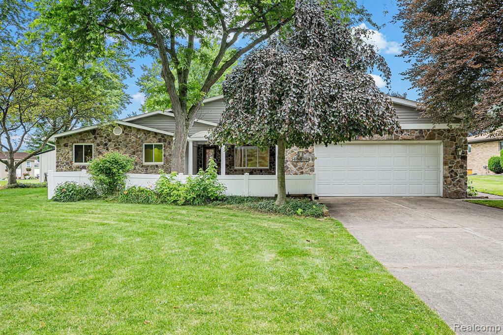 Property Photo: 15426 Bealfred Drive MI 48430 1713
