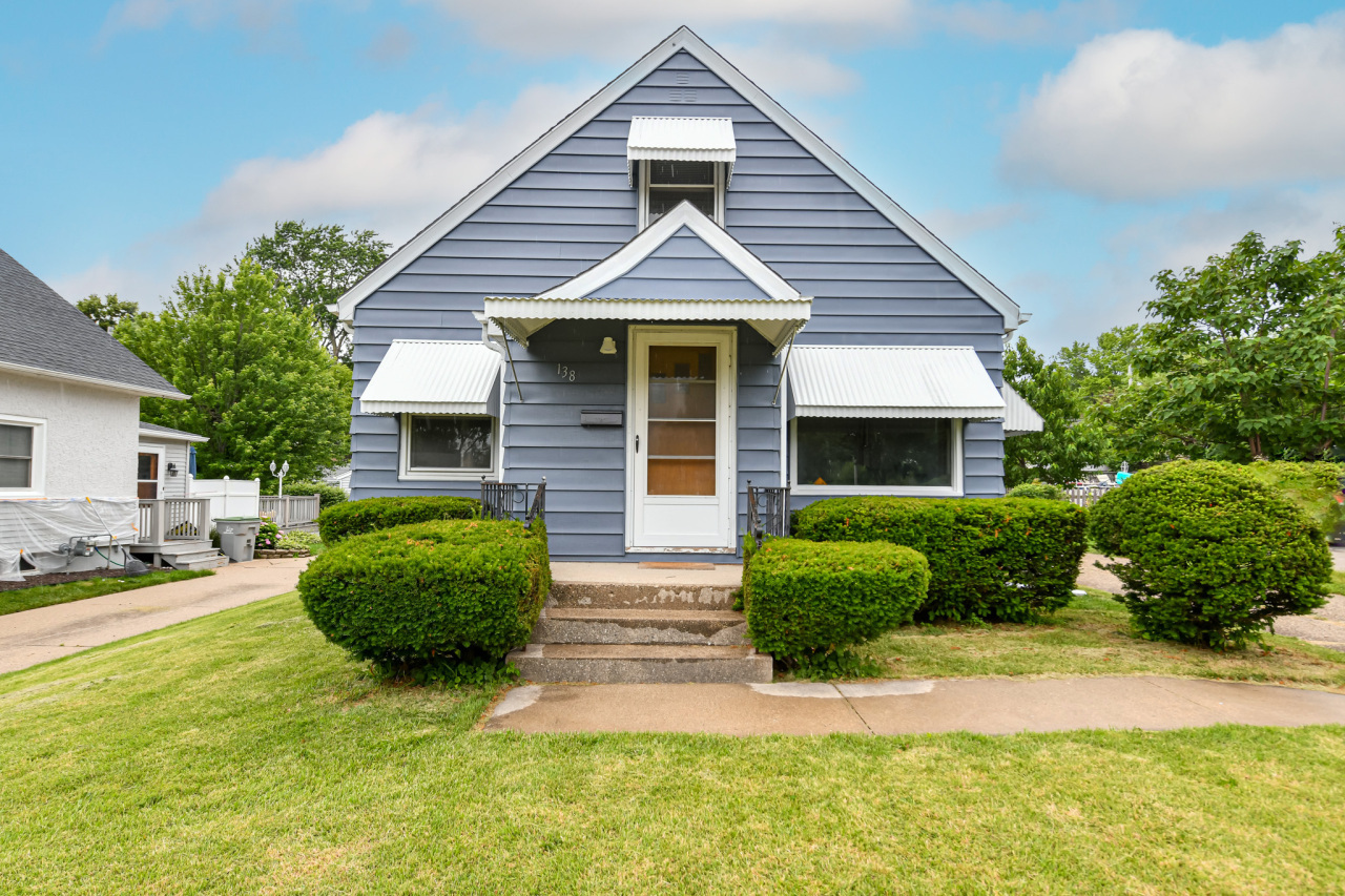 Property Photo: 138 W Martin Ln WI 53207