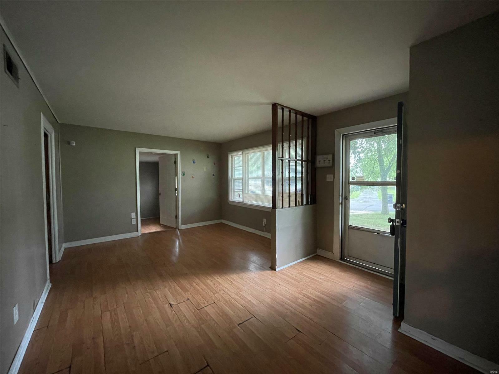 Property Photo:  235 Du Bourg Lane  MO 63031 