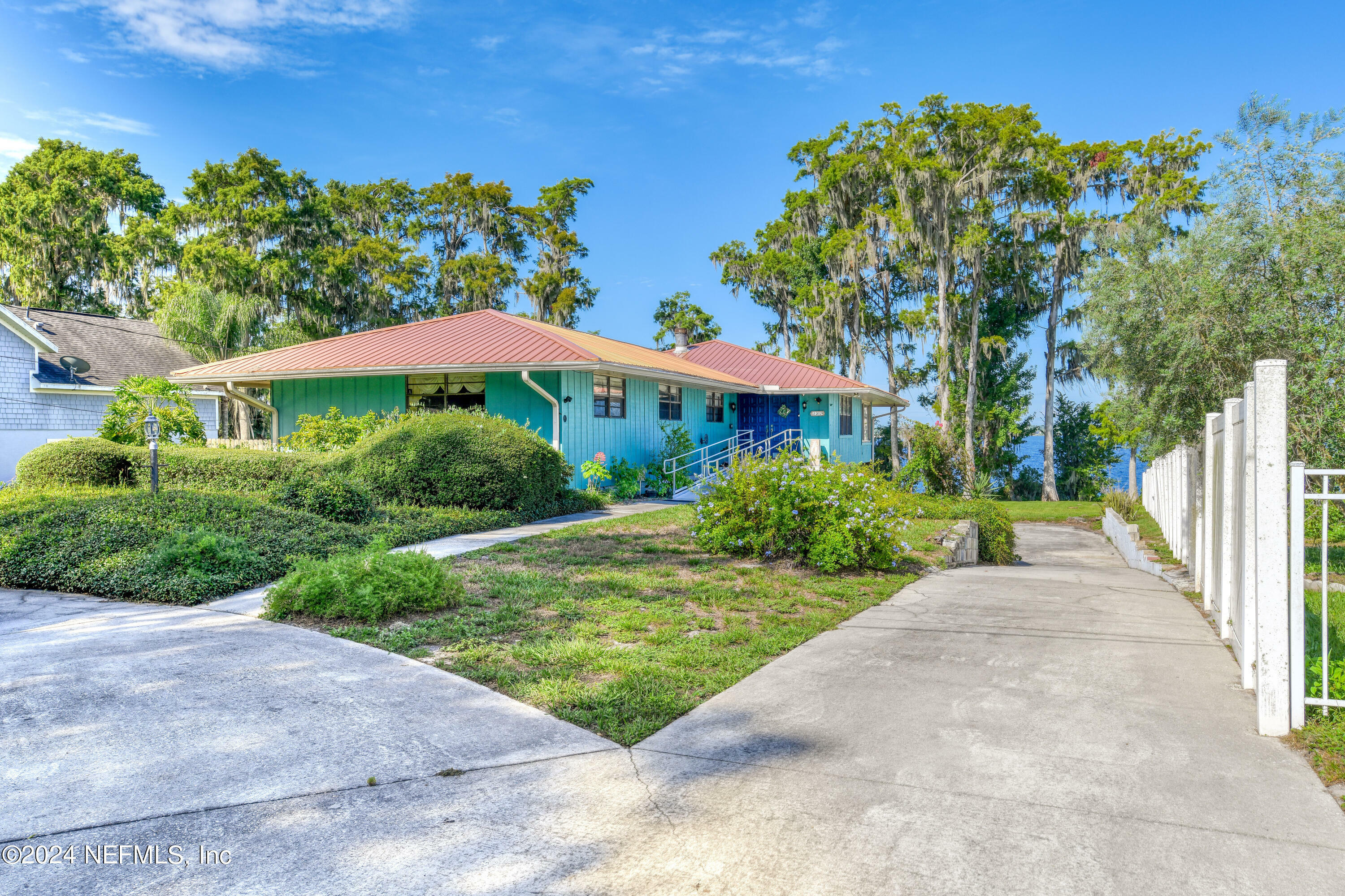 Property Photo: 109 St Johns Boulevard FL 32131
