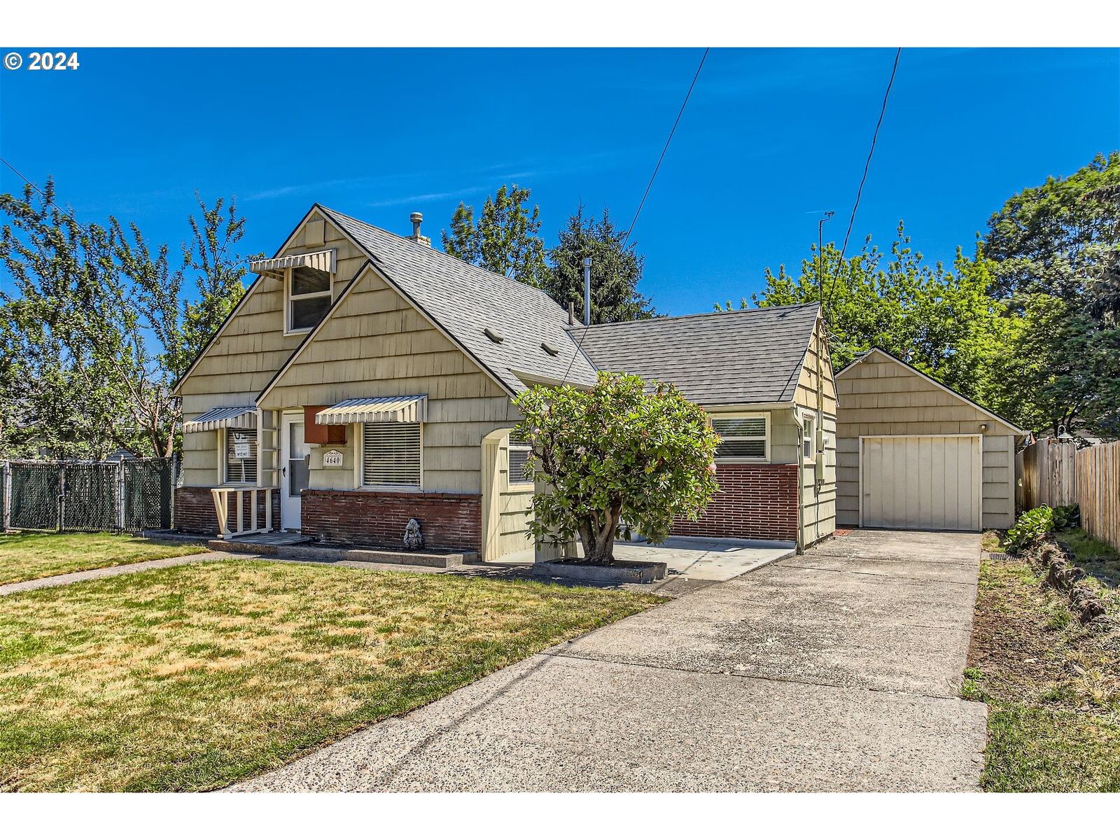 Property Photo: 4640 NE 74th Ave OR 97218