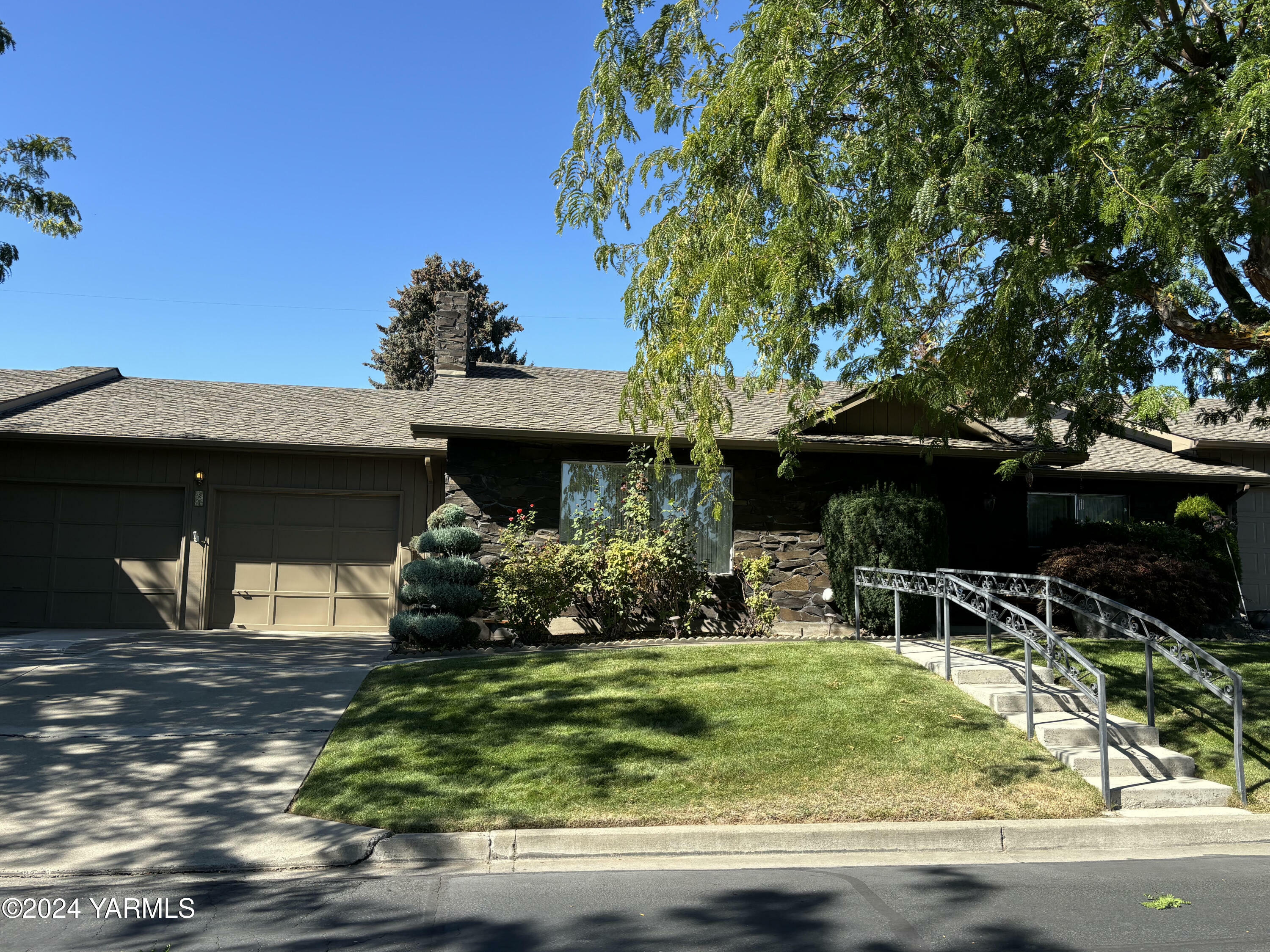 Property Photo:  5910 W Lincoln Ave 38  WA 98908 