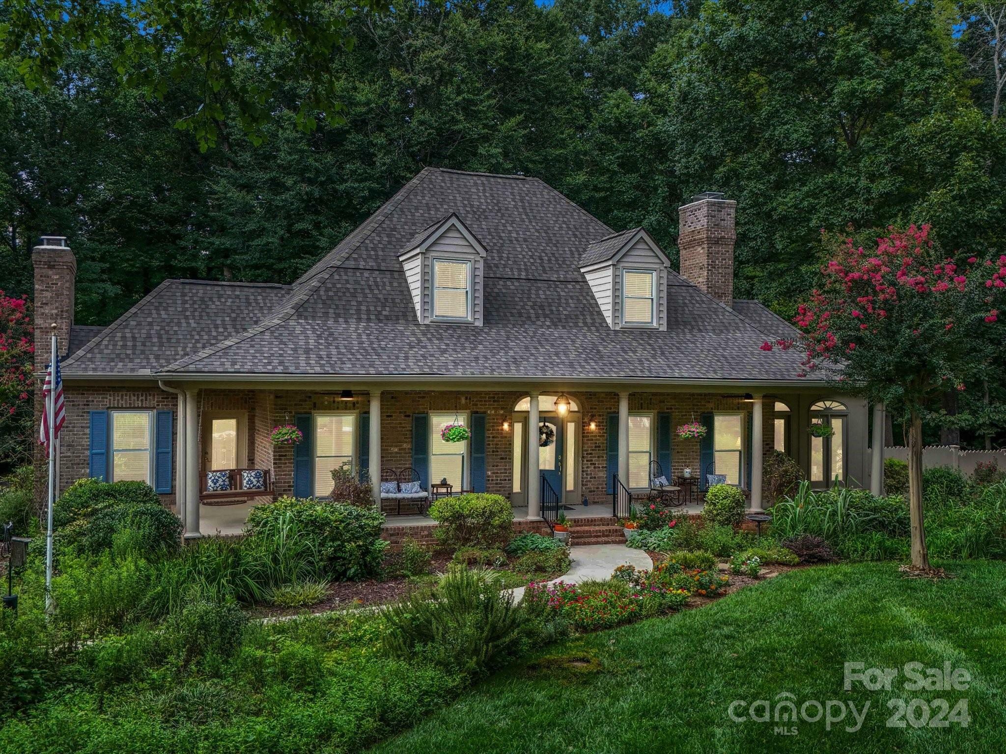 Property Photo:  7118 Forest Ridge Road  NC 28104 