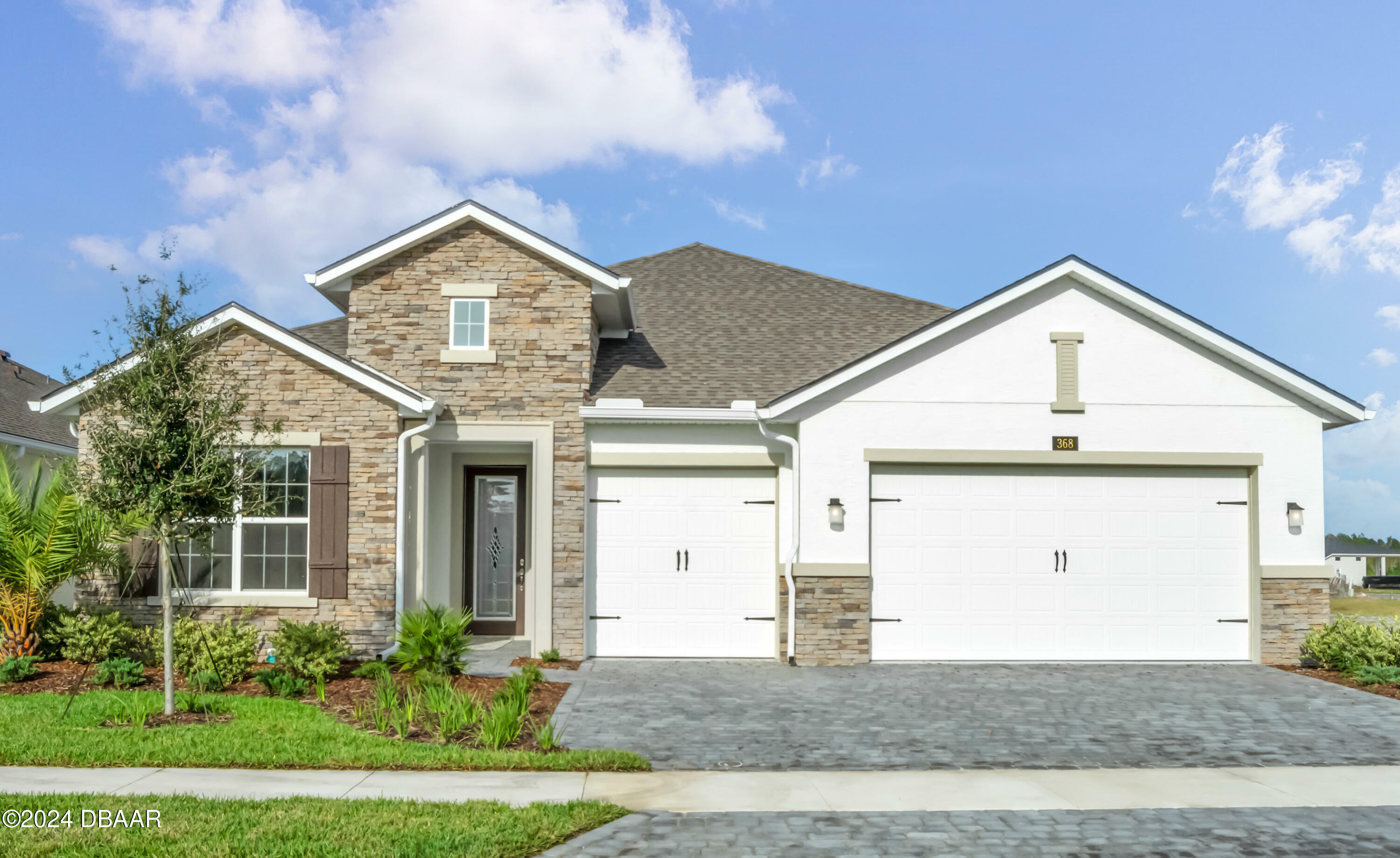 Property Photo: 368 Mosaic Boulevard FL 32124