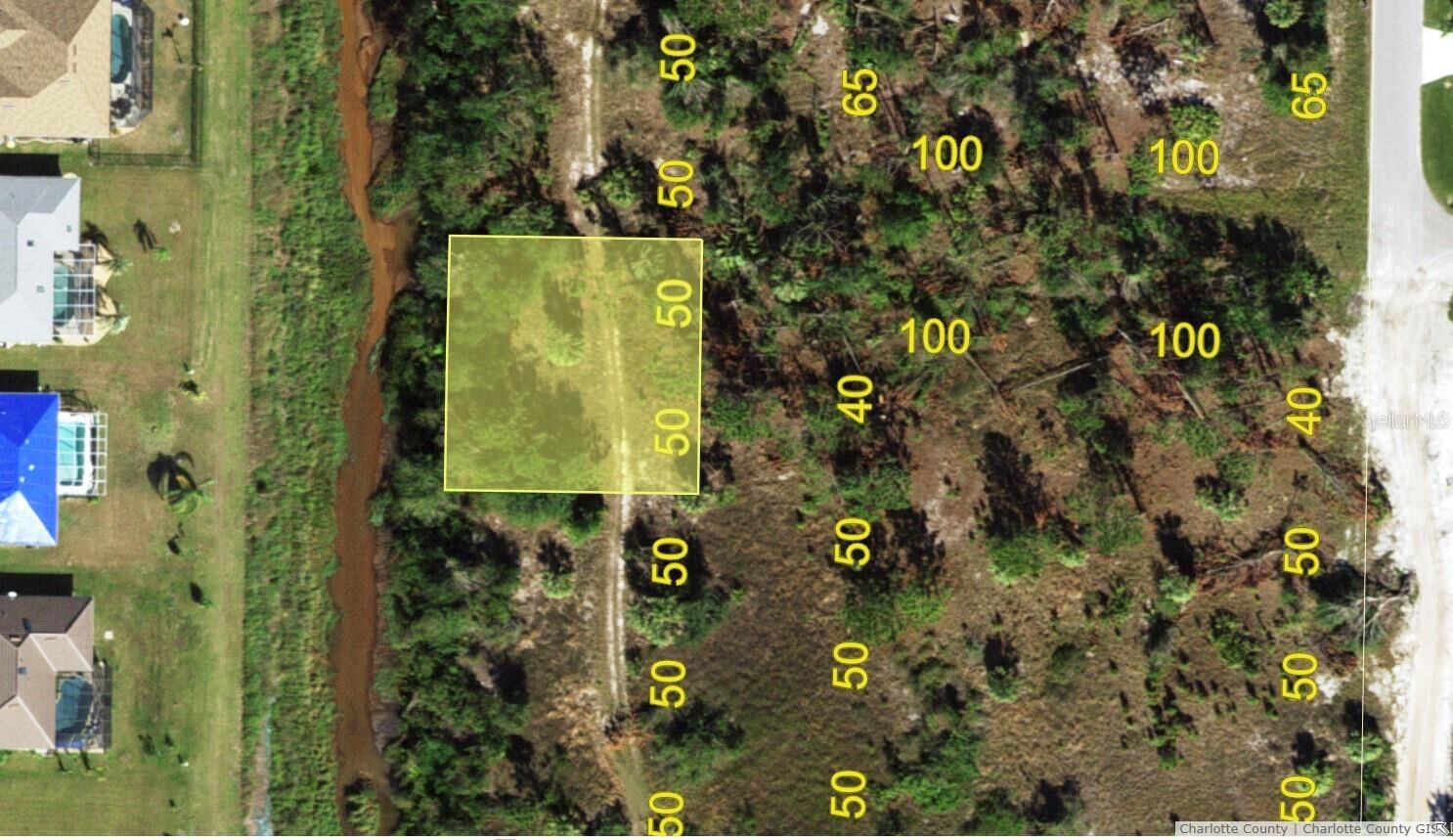 Property Photo: 2319 Dumont Drive FL 33983